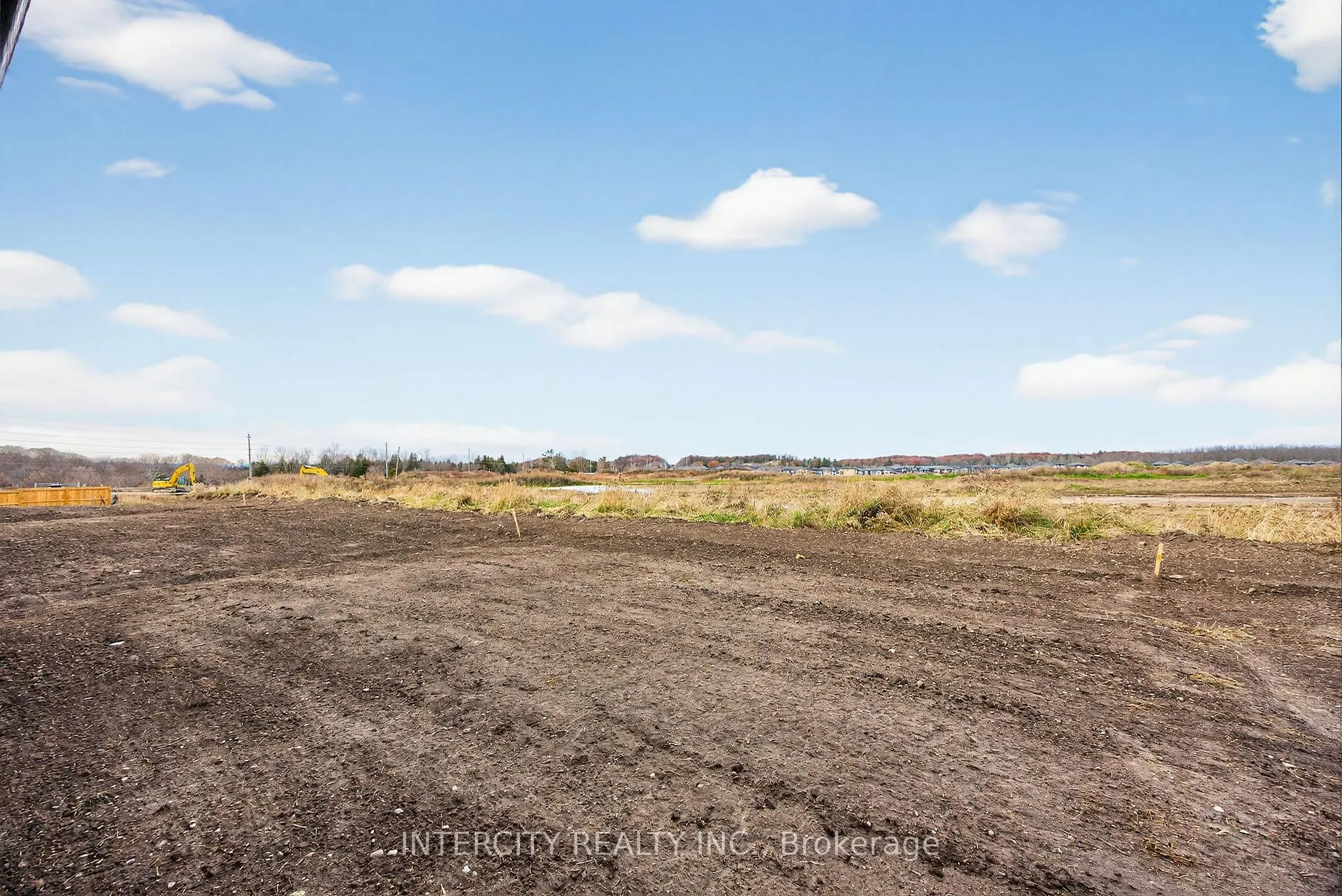 Photo 14 of 34 Legacy Circle, Wasaga Beach — HOMEH