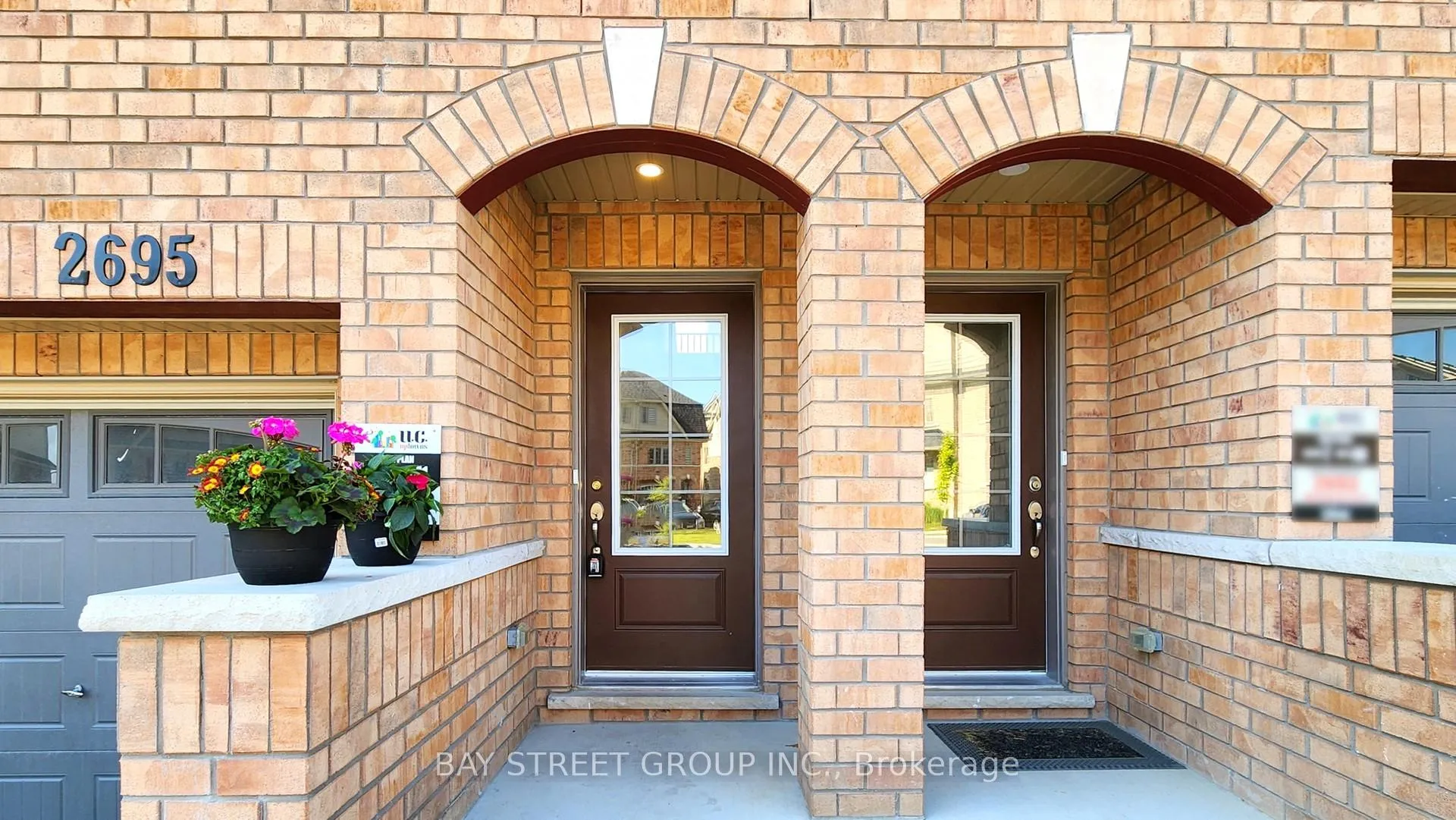 Photo 3 of Unit 41, 2695 Magdalen Path, Oshawa, Windfields — HOMEH