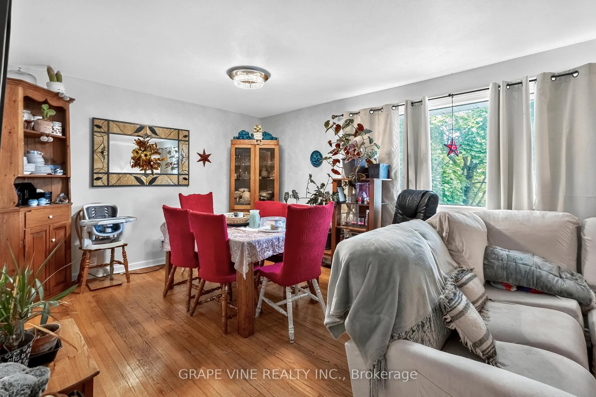 Photo 5 of 1098 Clyde Avenue, Ottawa, Copeland Park — HOMEH