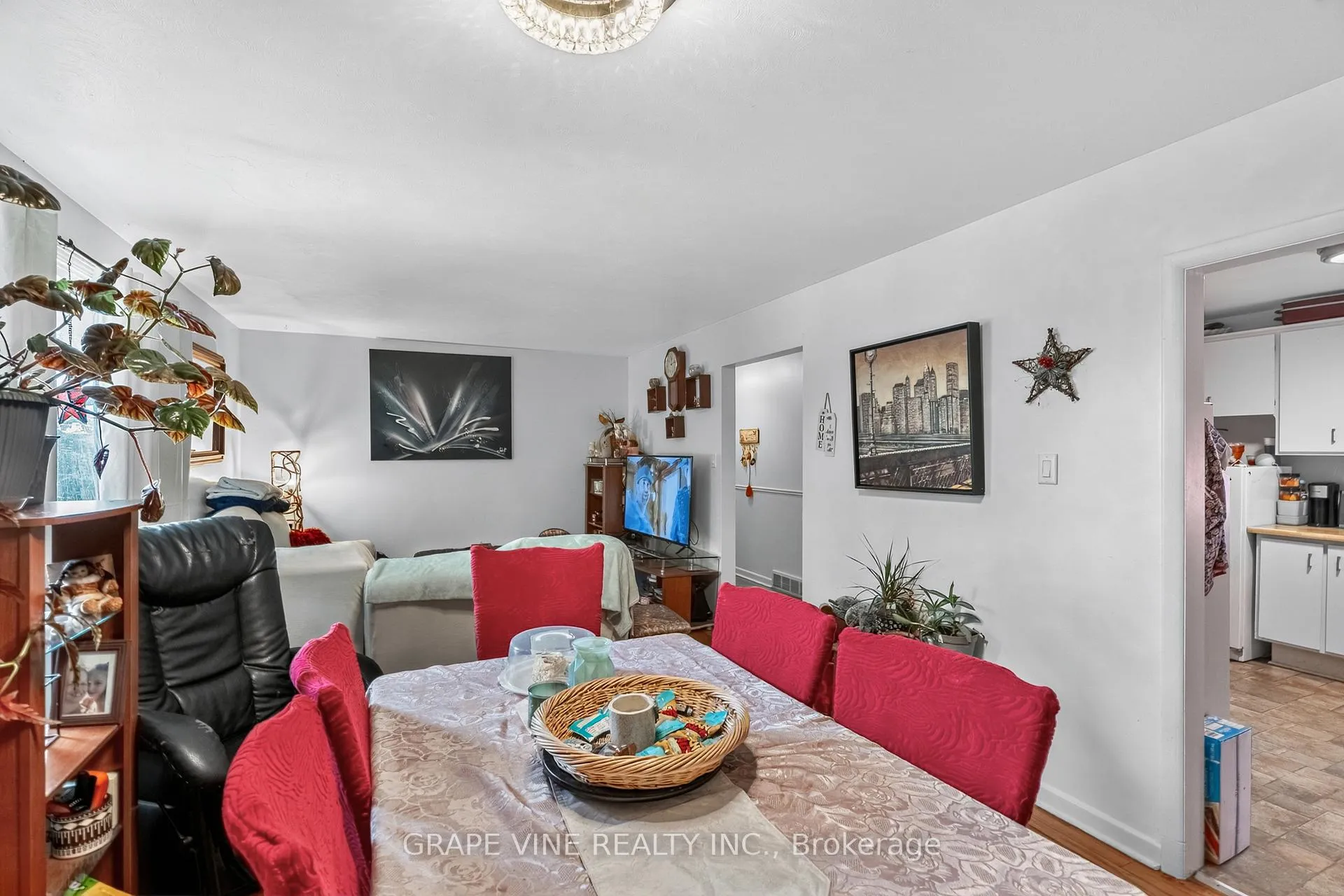 Photo 7 of 1098 Clyde Avenue, Ottawa, Copeland Park — HOMEH