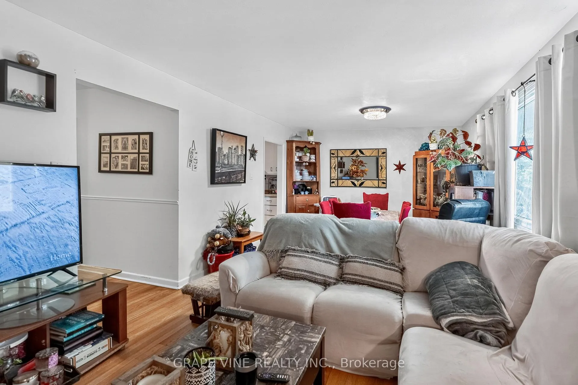 Photo 9 of 1098 Clyde Avenue, Ottawa, Copeland Park — HOMEH