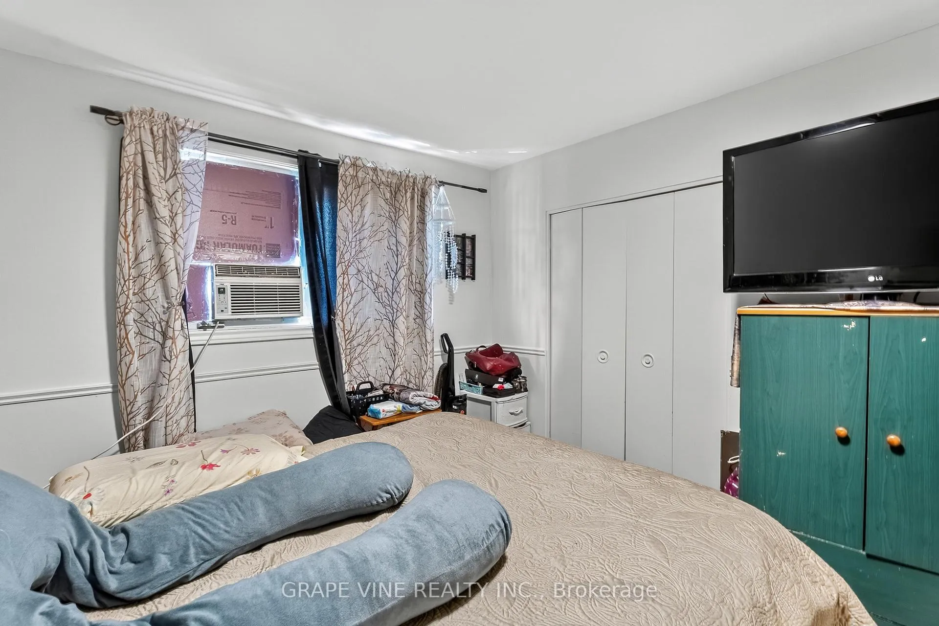 Photo 13 of 1098 Clyde Avenue, Ottawa, Copeland Park — HOMEH