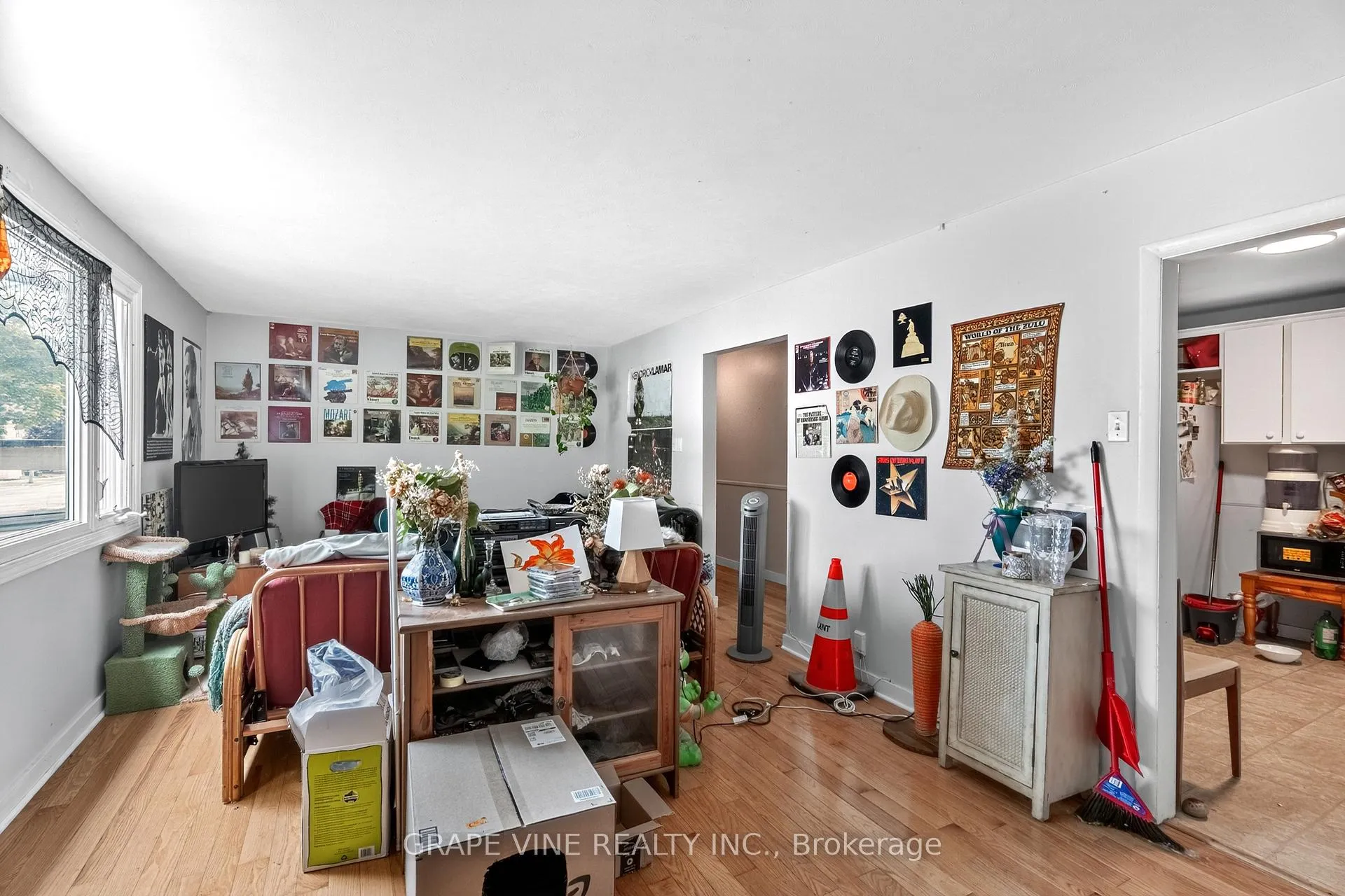 Photo 25 of 1098 Clyde Avenue, Ottawa, Copeland Park — HOMEH