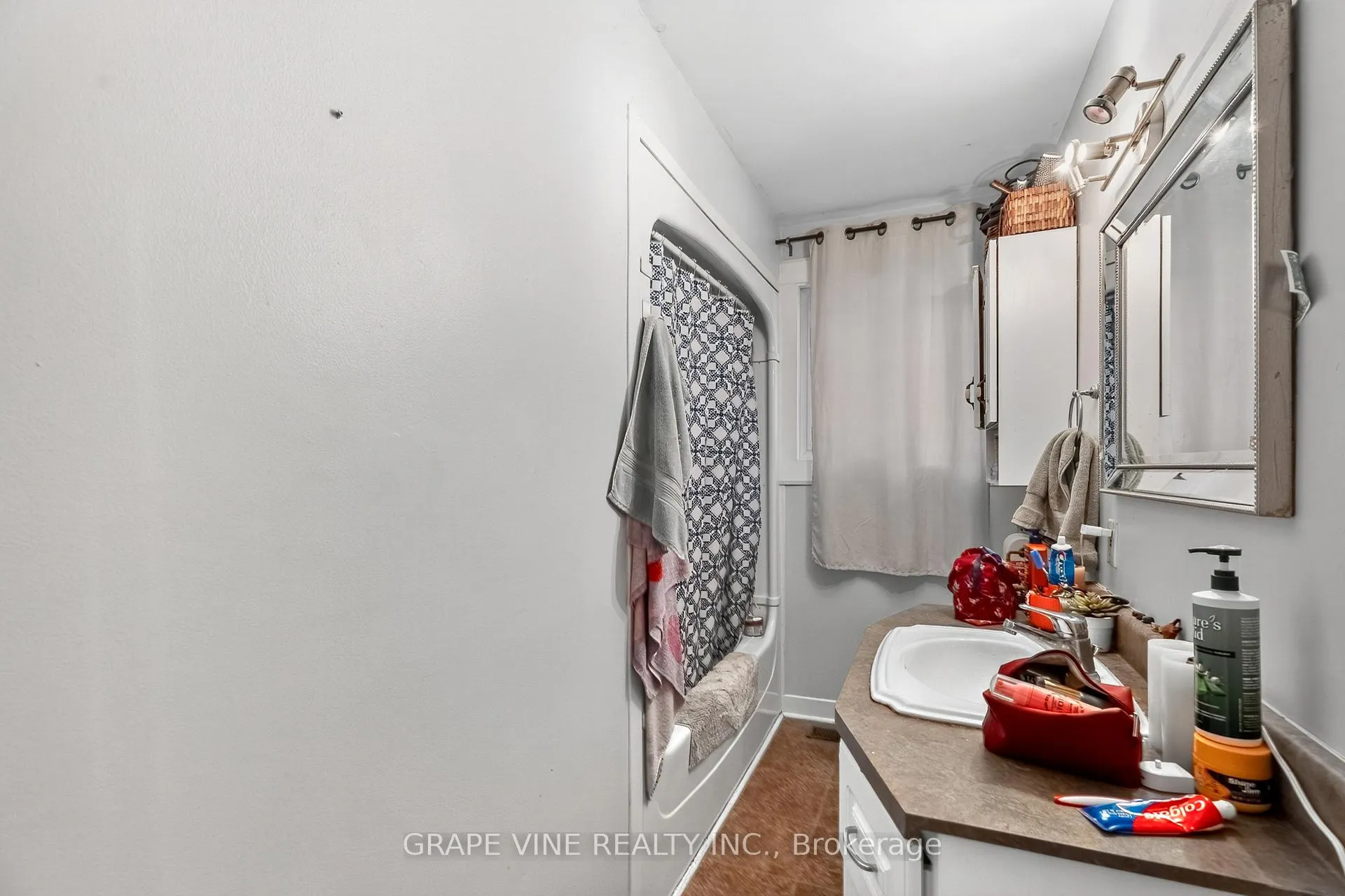 Photo 27 of 1098 Clyde Avenue, Ottawa, Copeland Park — HOMEH