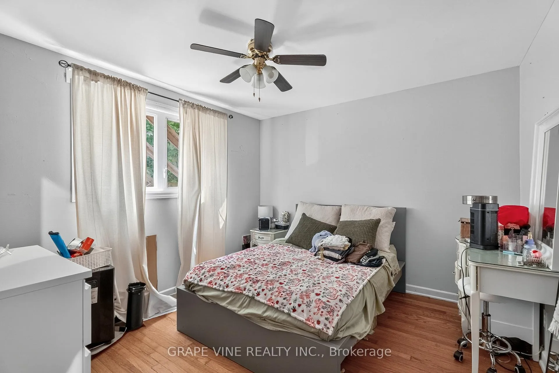 Photo 32 of 1098 Clyde Avenue, Ottawa, Copeland Park — HOMEH