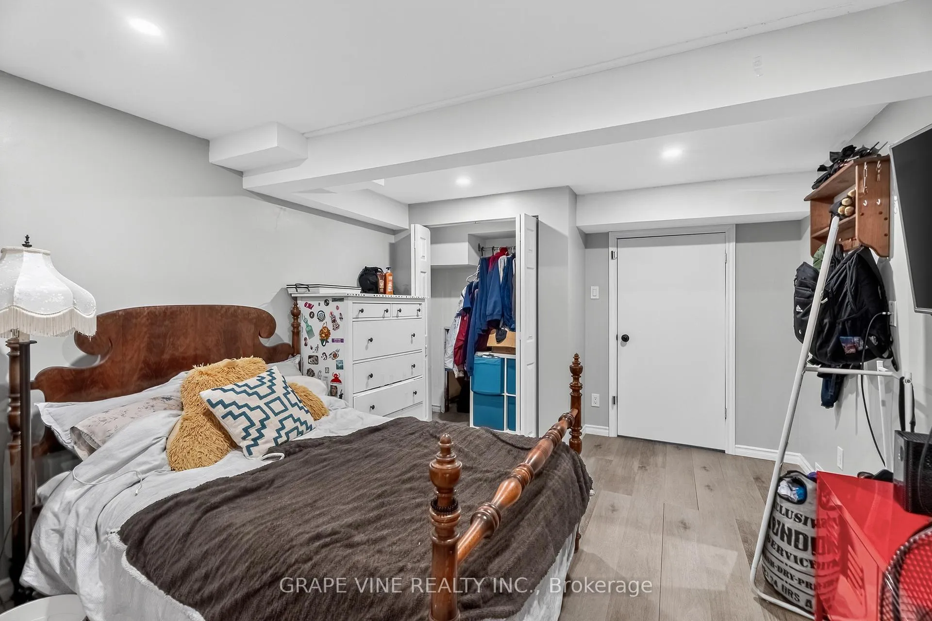 Photo 38 of 1098 Clyde Avenue, Ottawa, Copeland Park — HOMEH