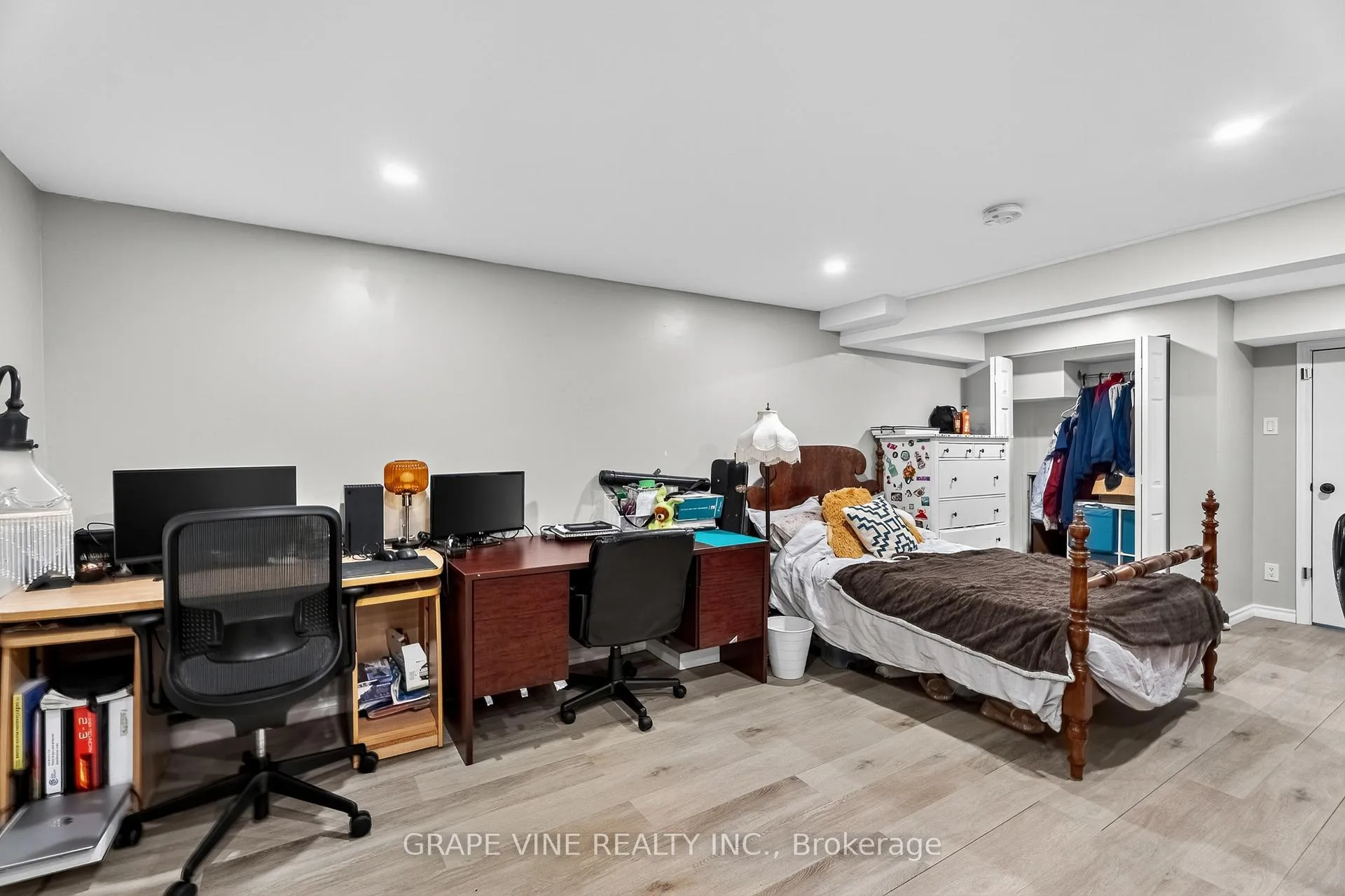 Photo 41 of 1098 Clyde Avenue, Ottawa, Copeland Park — HOMEH