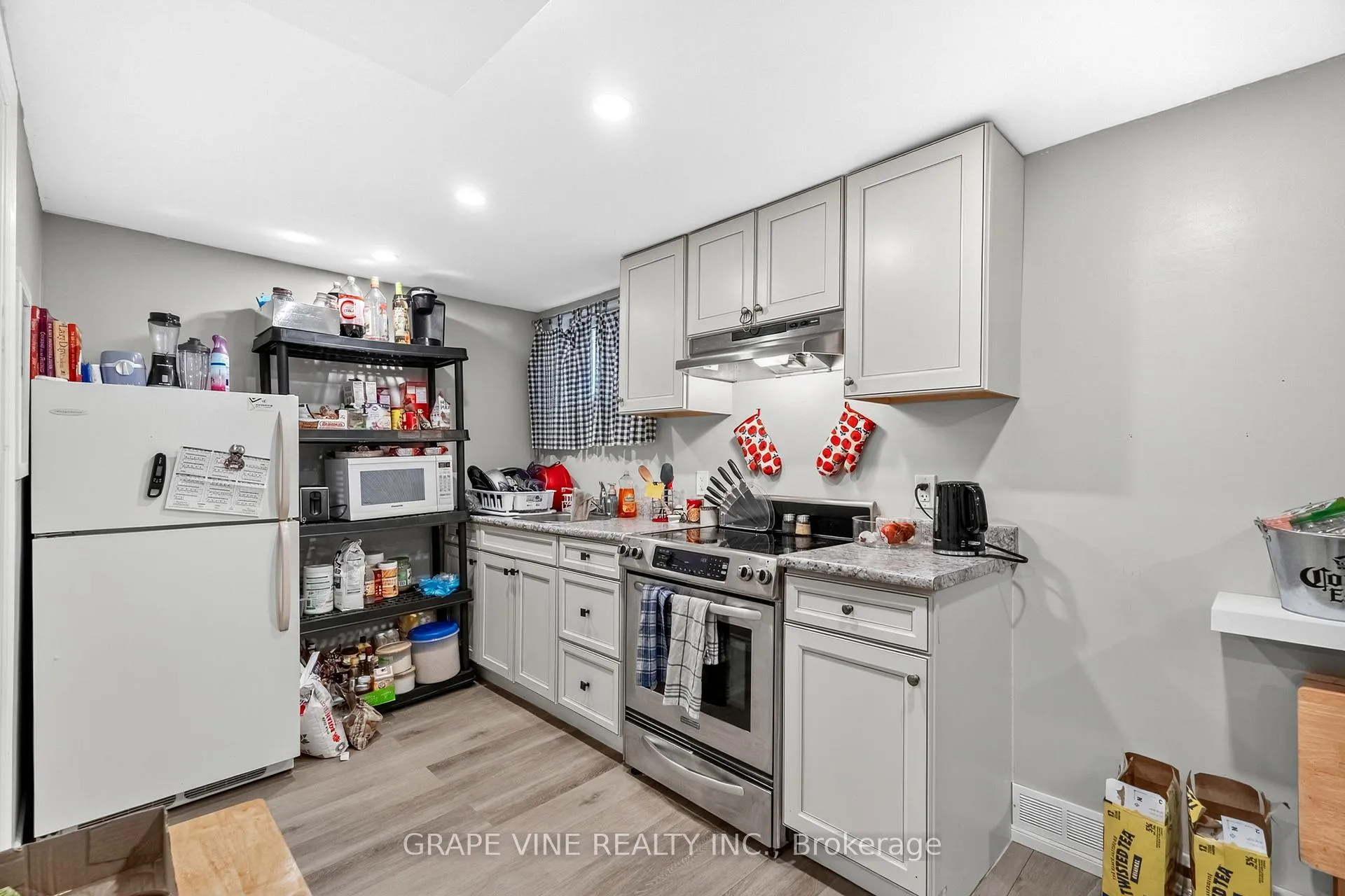 Photo 43 of 1098 Clyde Avenue, Ottawa, Copeland Park — HOMEH