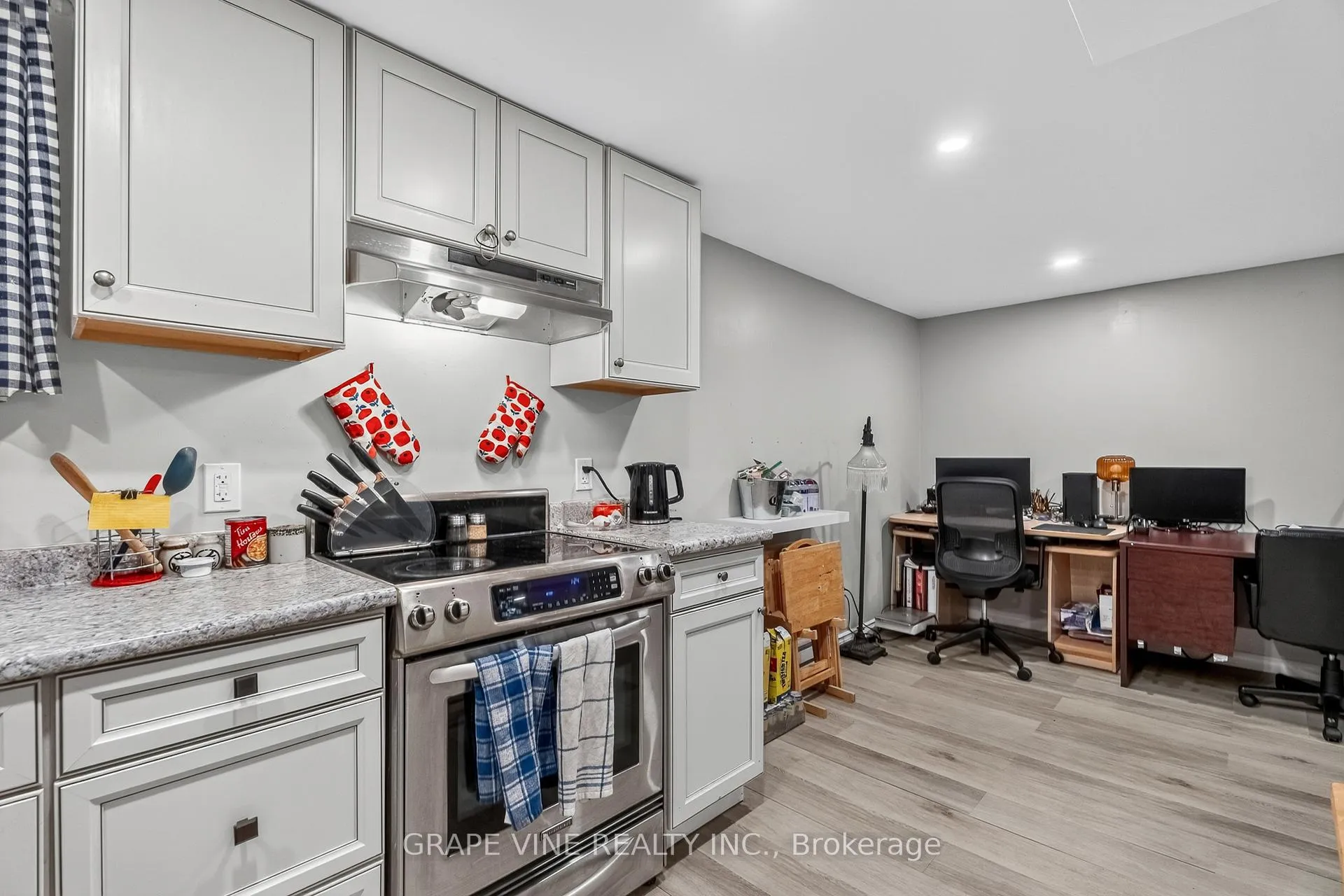 Photo 44 of 1098 Clyde Avenue, Ottawa, Copeland Park — HOMEH
