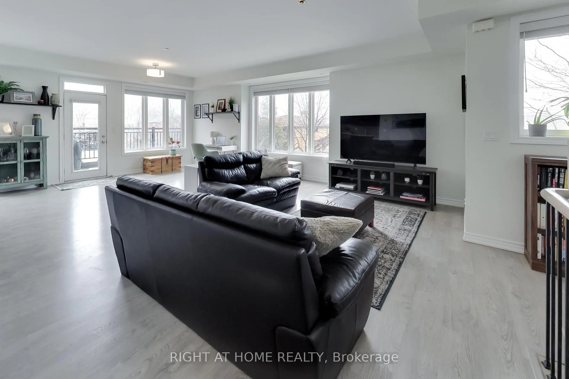 Photo 4 of Unit 75, 30 Carnation Avenue, Etobicoke, Long Branch — HOMEH