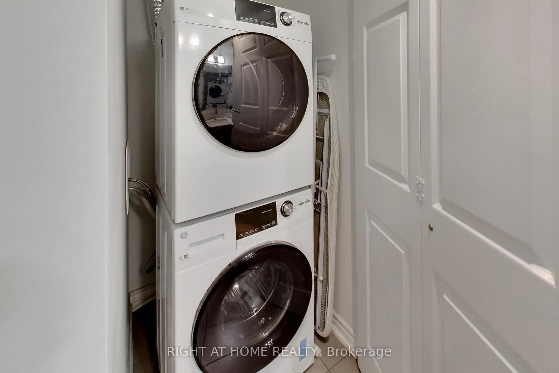 Photo 29 of Unit 75, 30 Carnation Avenue, Etobicoke, Long Branch — HOMEH