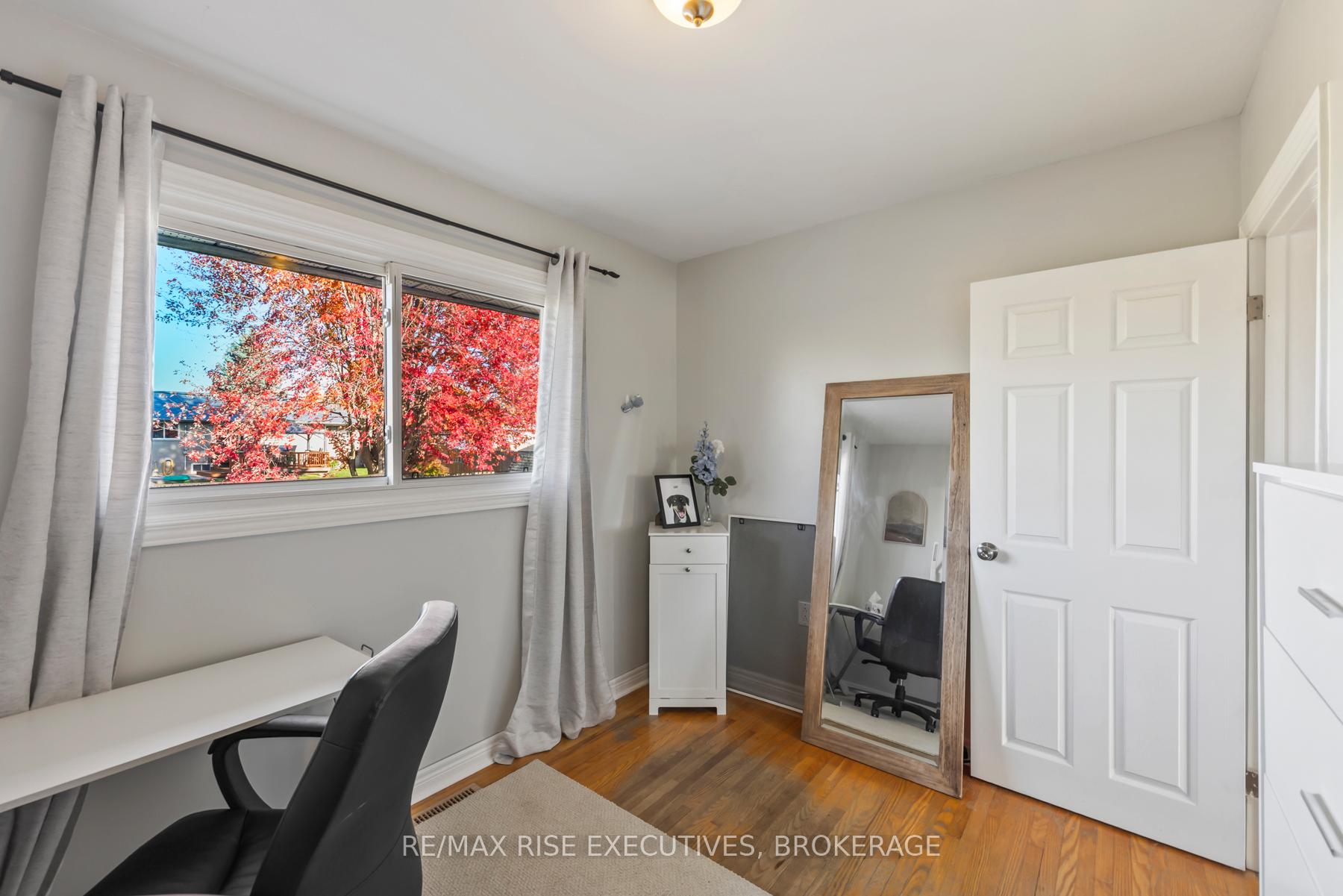 Photo 3 of 62 Briscoe Street, Loyalist, Amherstview — HOMEH