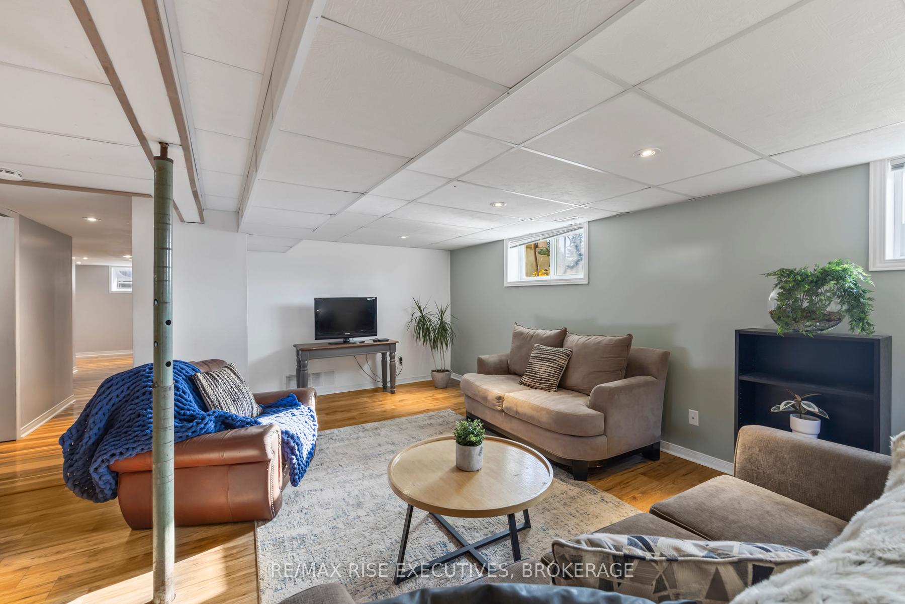 Photo 8 of 62 Briscoe Street, Loyalist, Amherstview — HOMEH