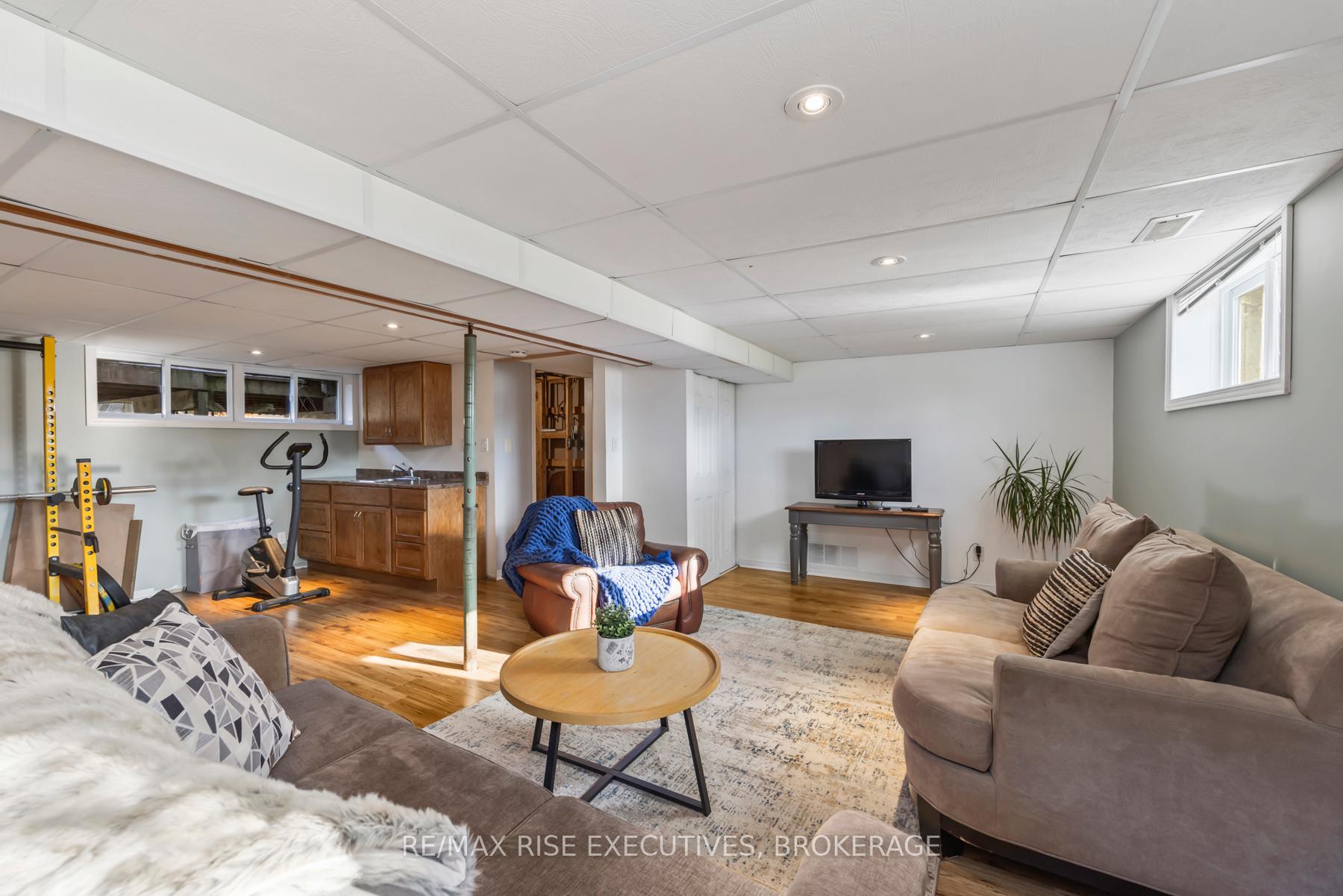Photo 10 of 62 Briscoe Street, Loyalist, Amherstview — HOMEH