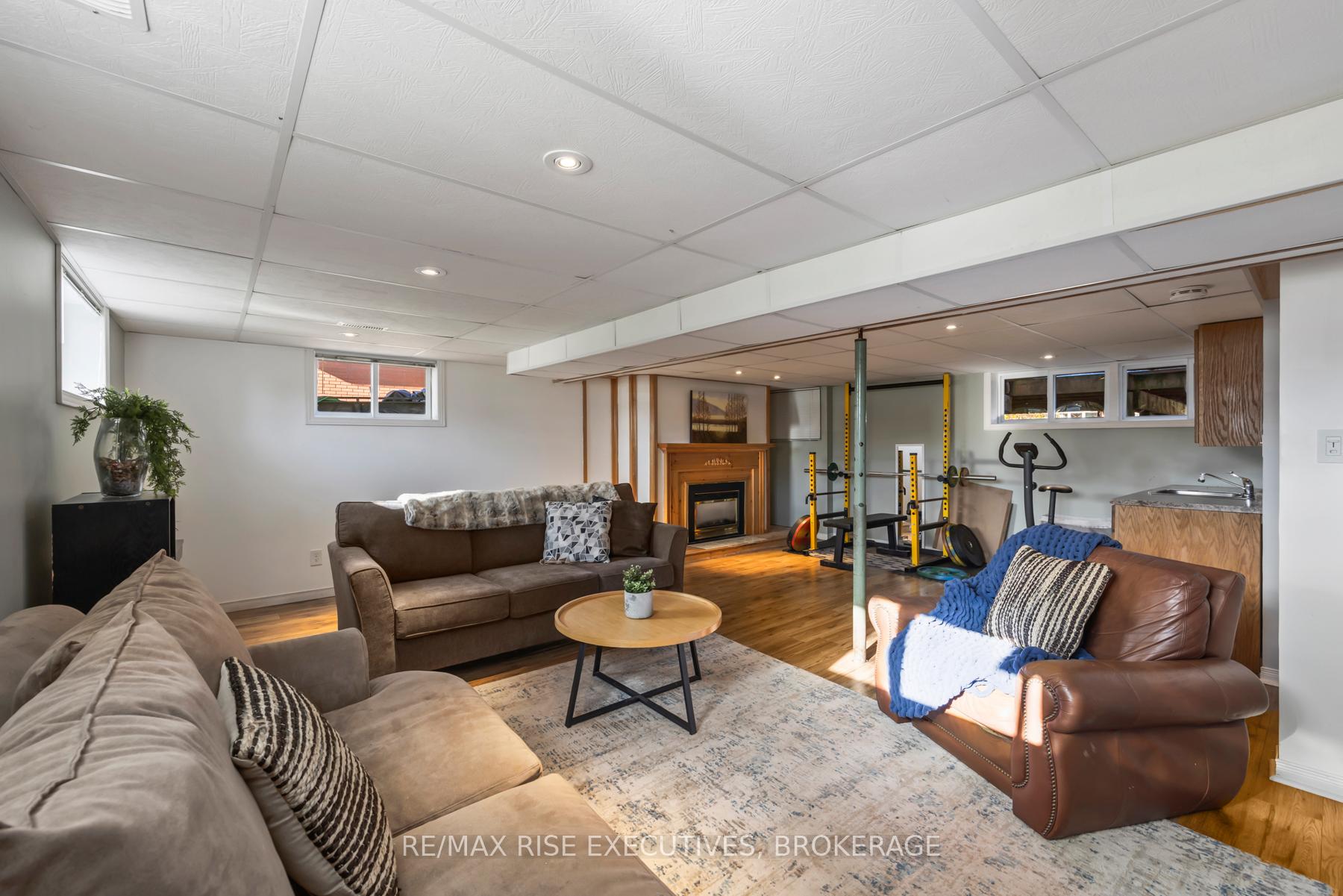 Photo 11 of 62 Briscoe Street, Loyalist, Amherstview — HOMEH