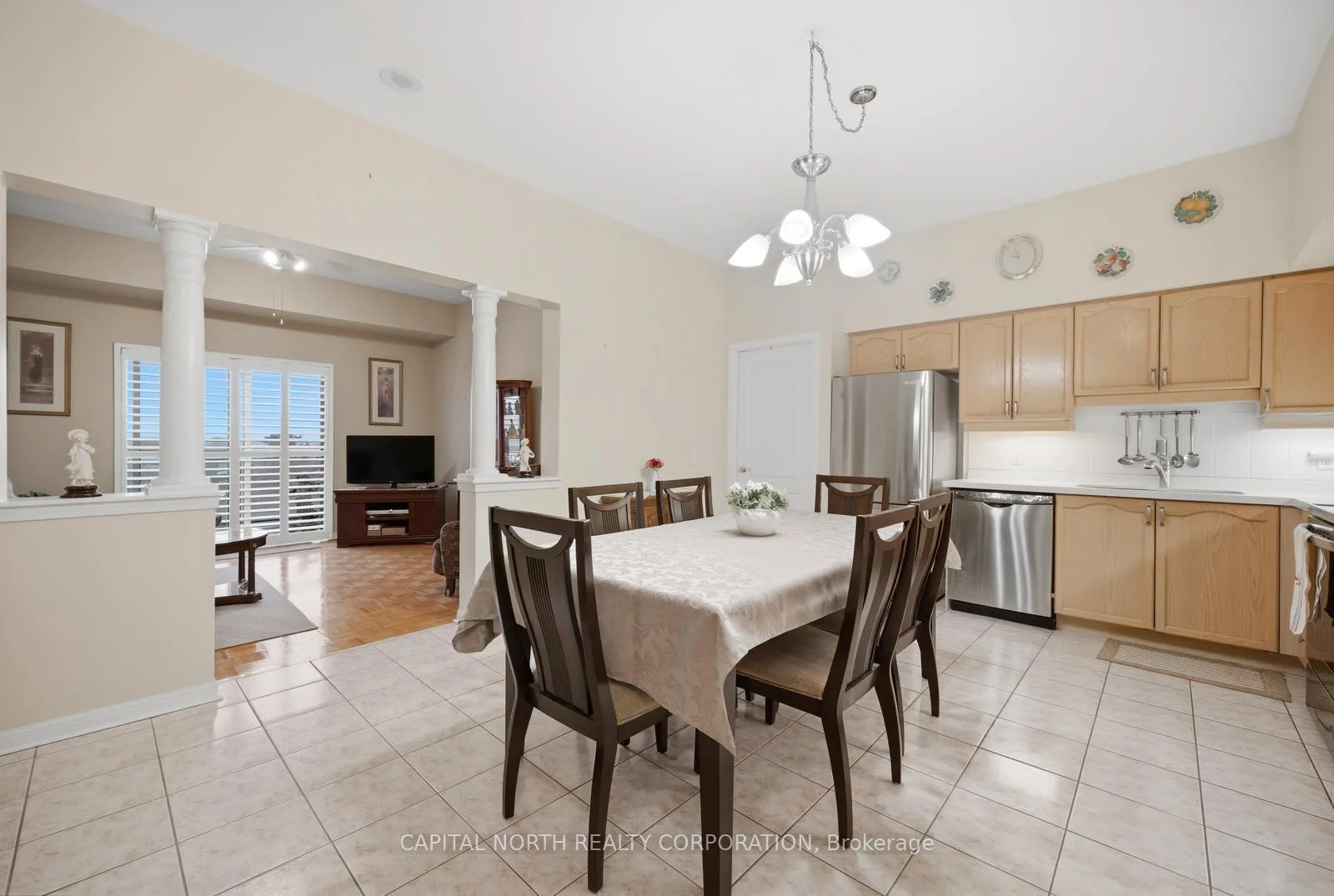 Photo 6 of Unit 513, 2506 Rutherford Road, Vaughan, Maple — HOMEH