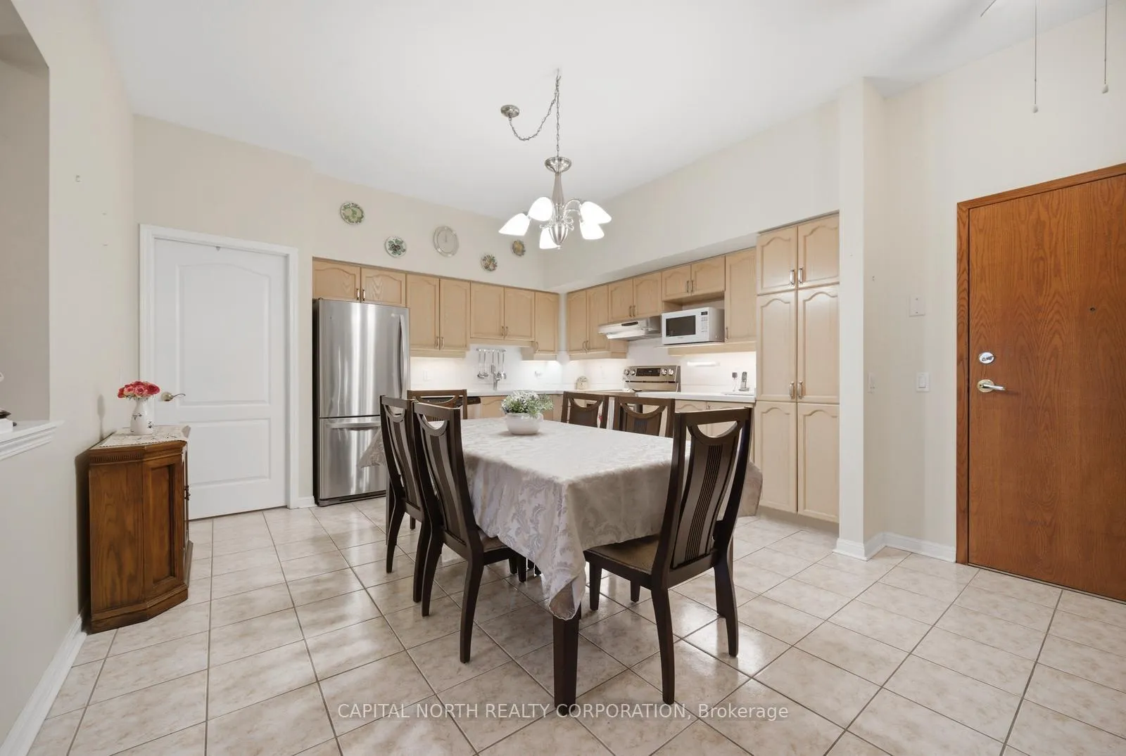 Photo 8 of Unit 513, 2506 Rutherford Road, Vaughan, Maple — HOMEH