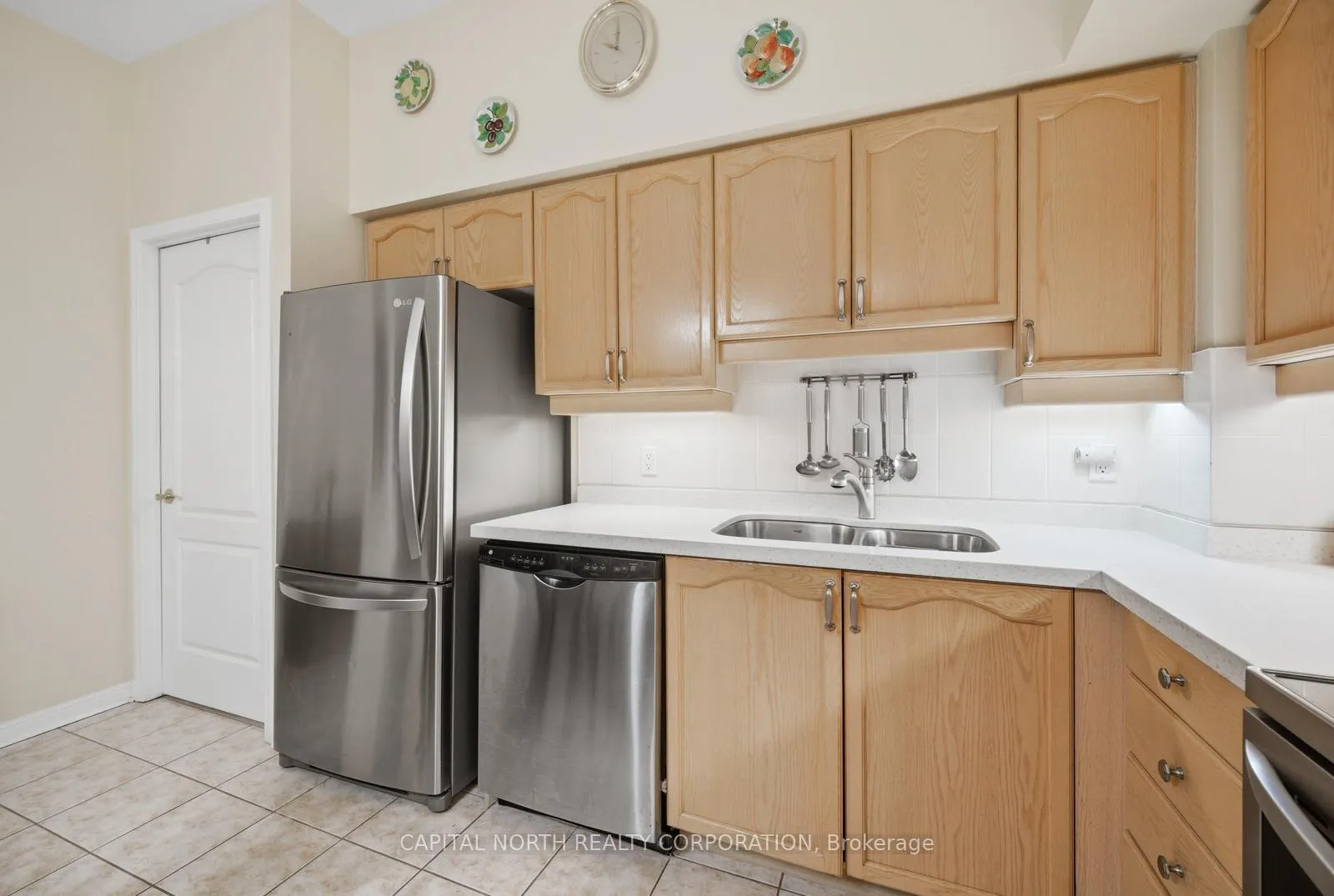Photo 10 of Unit 513, 2506 Rutherford Road, Vaughan, Maple — HOMEH