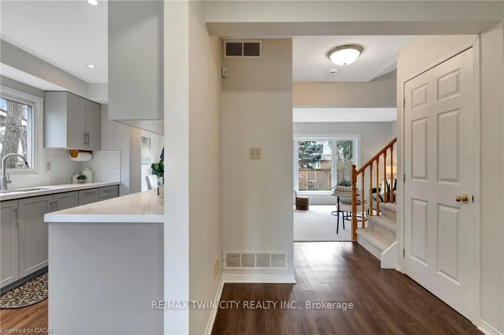 Photo 6 of 2427 Headon Forest Drive, Burlington, Headon — HOMEH