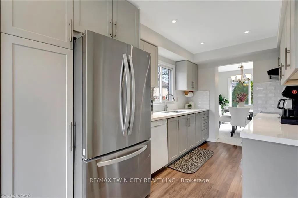 Photo 9 of 2427 Headon Forest Drive, Burlington, Headon — HOMEH