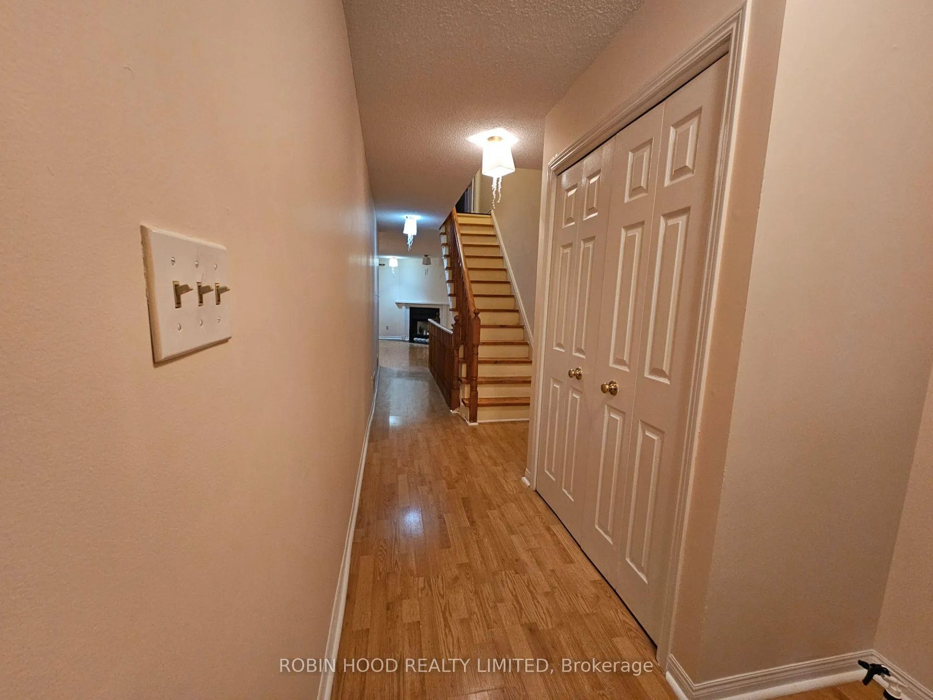 Photo 2 of Unit 21, 26 Moss Boulevard, Hamilton, Dundas — HOMEH