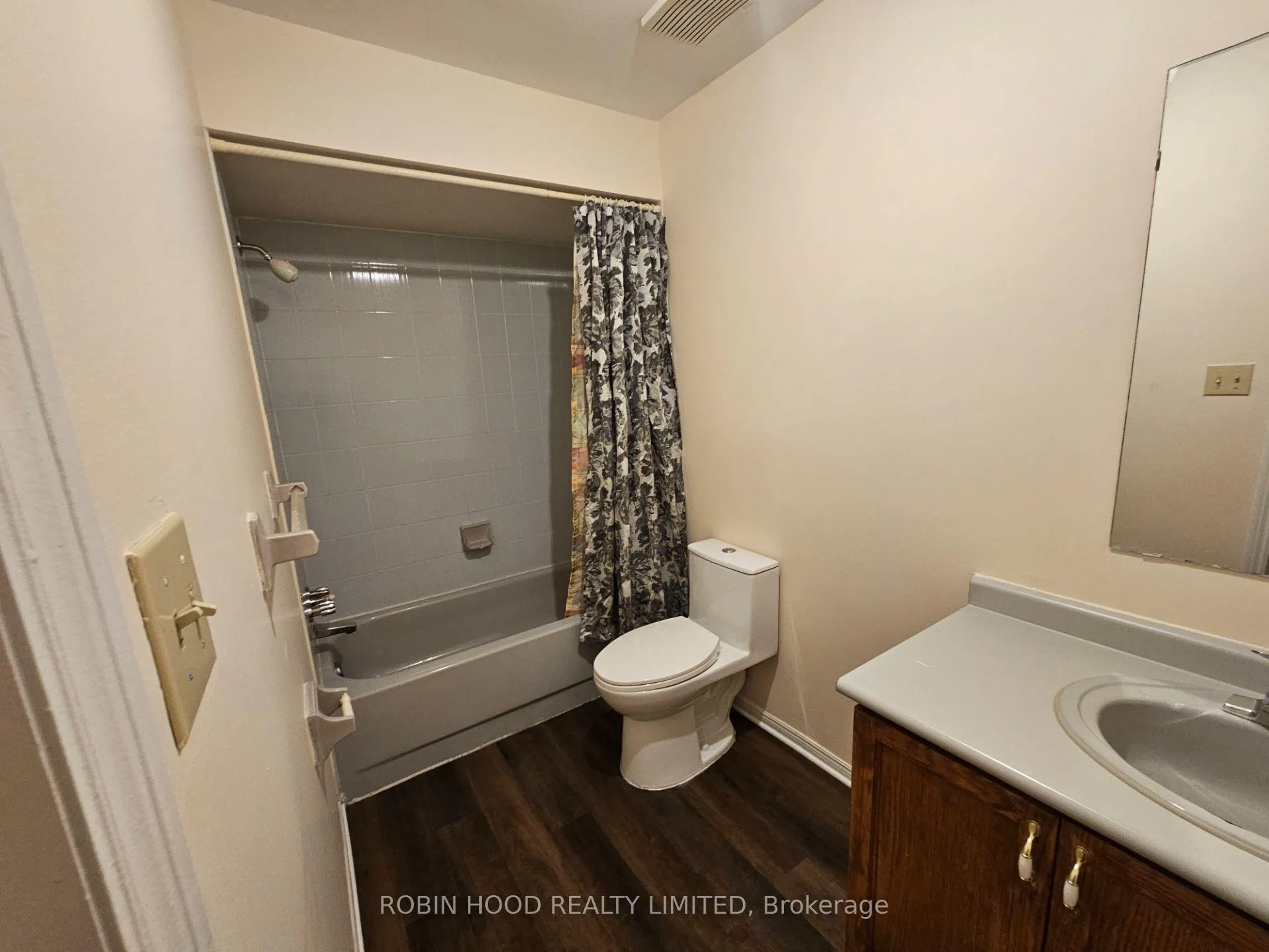 Photo 12 of Unit 21, 26 Moss Boulevard, Hamilton, Dundas — HOMEH