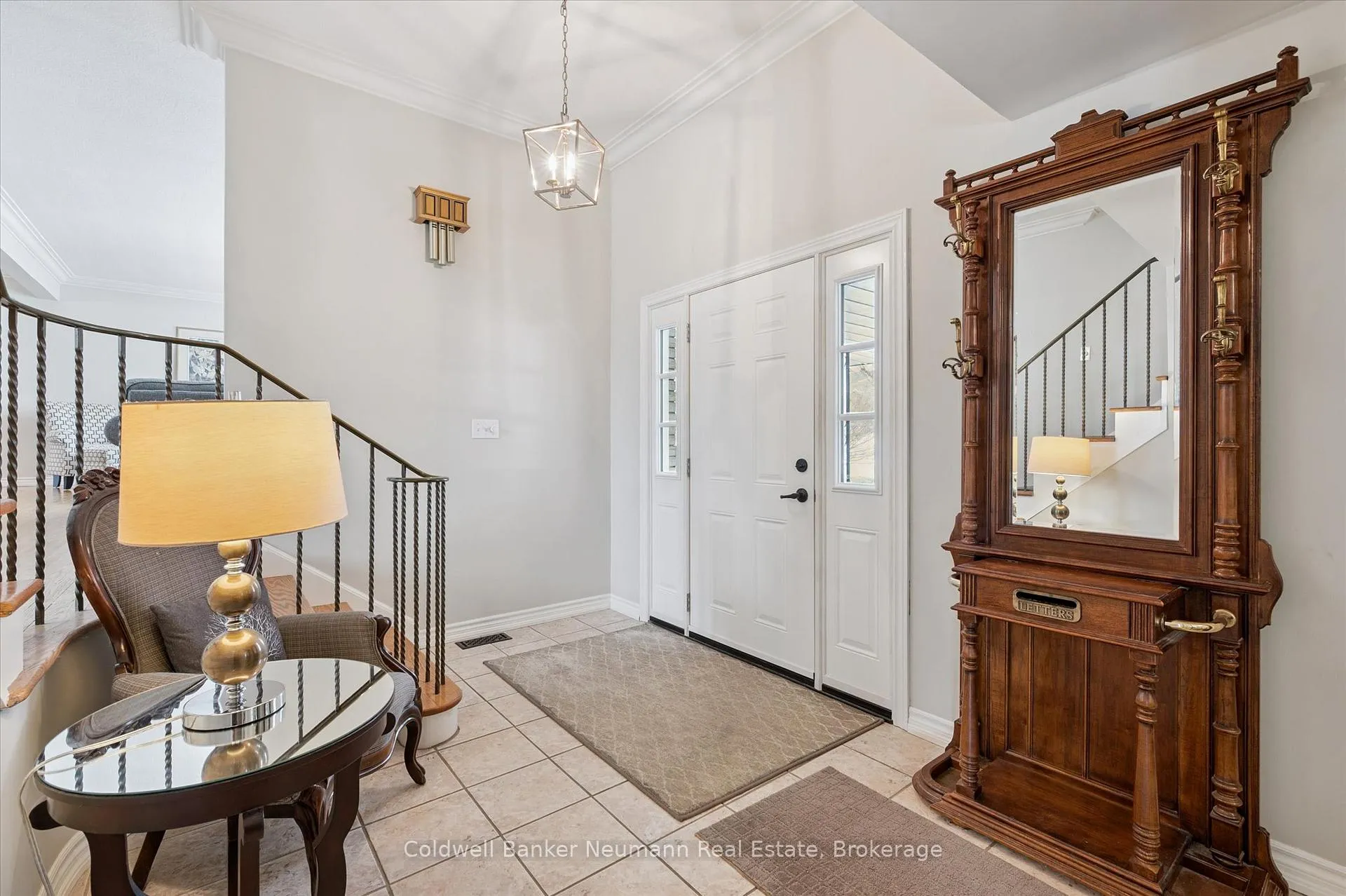 Photo 4 of 16 Colborn Street, Guelph, Kortright East — HOMEH