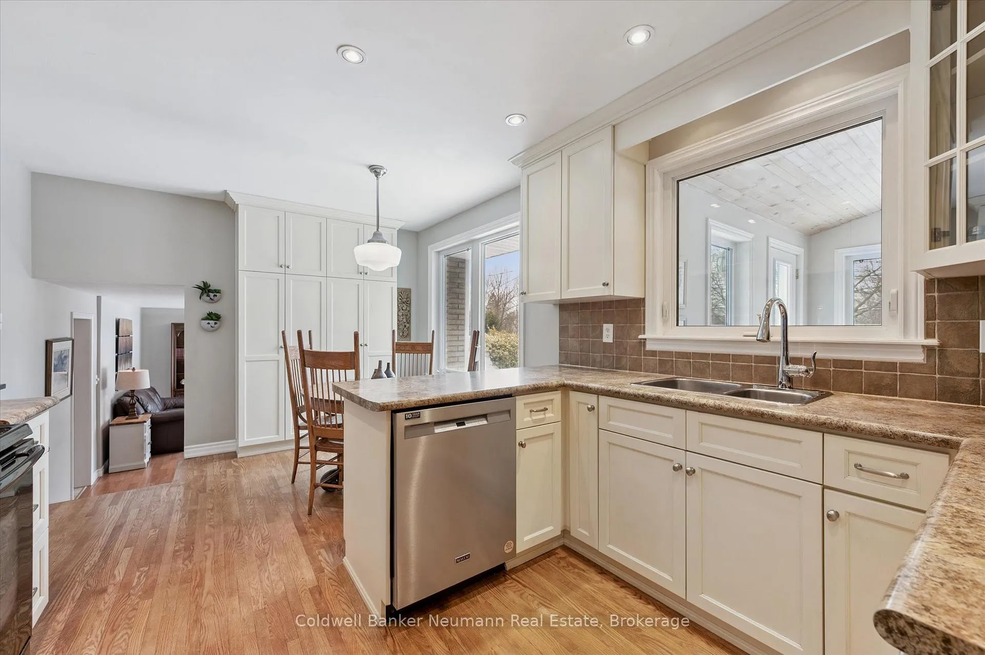 Photo 12 of 16 Colborn Street, Guelph, Kortright East — HOMEH