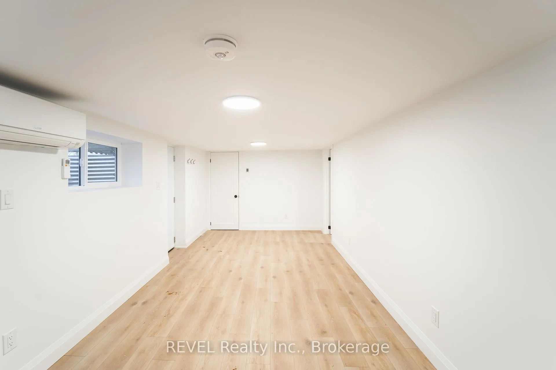 Photo 4 of Unit 2, 718 Ontario Road, Welland, Lincoln/Crowland — HOMEH