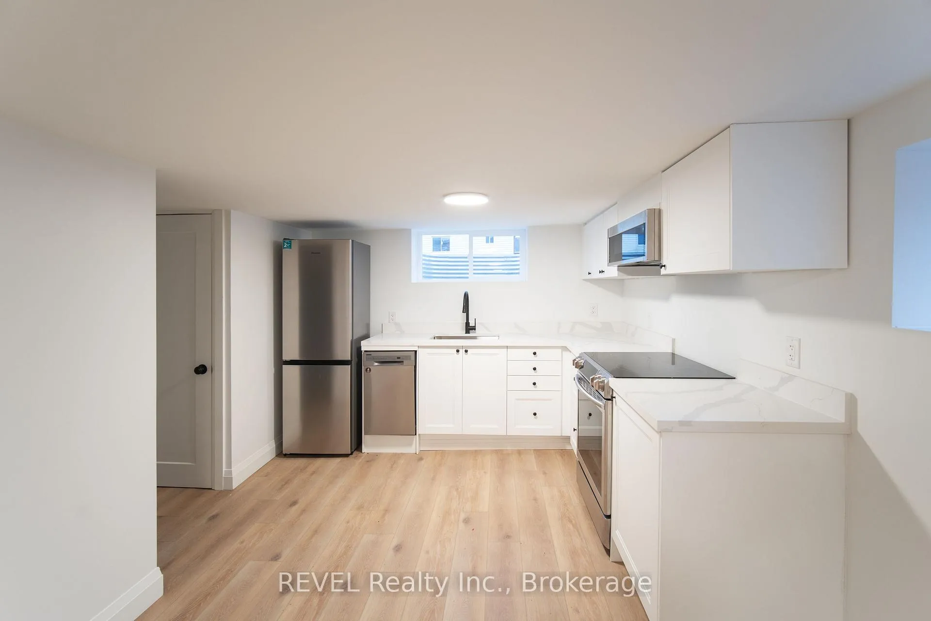 Photo 7 of Unit 2, 718 Ontario Road, Welland, Lincoln/Crowland — HOMEH