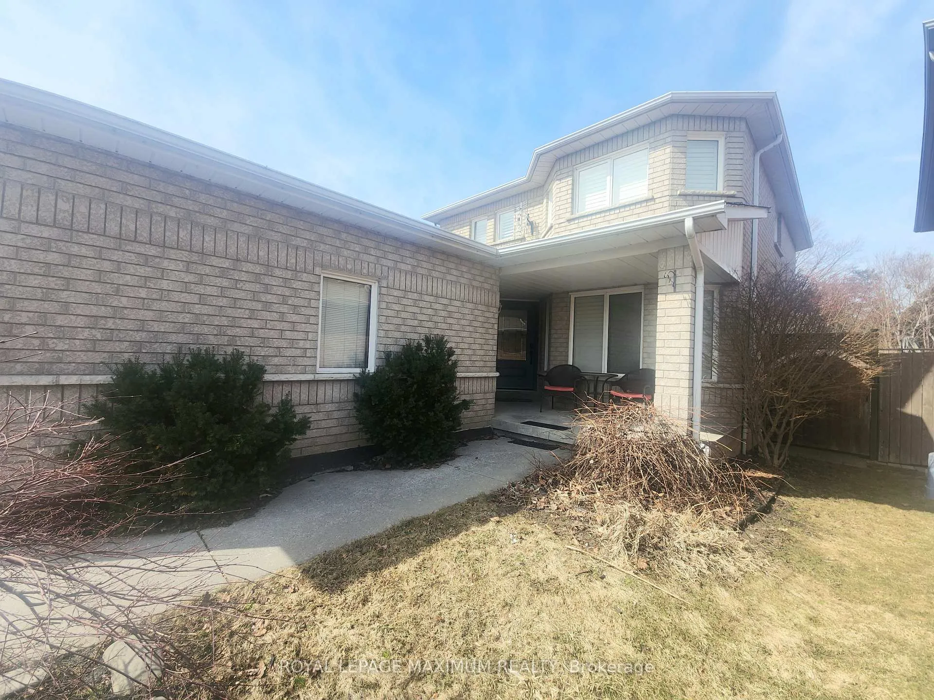 Photo 2 of 50 Panorama Crescent, Vaughan, Elder Mills — HOMEH