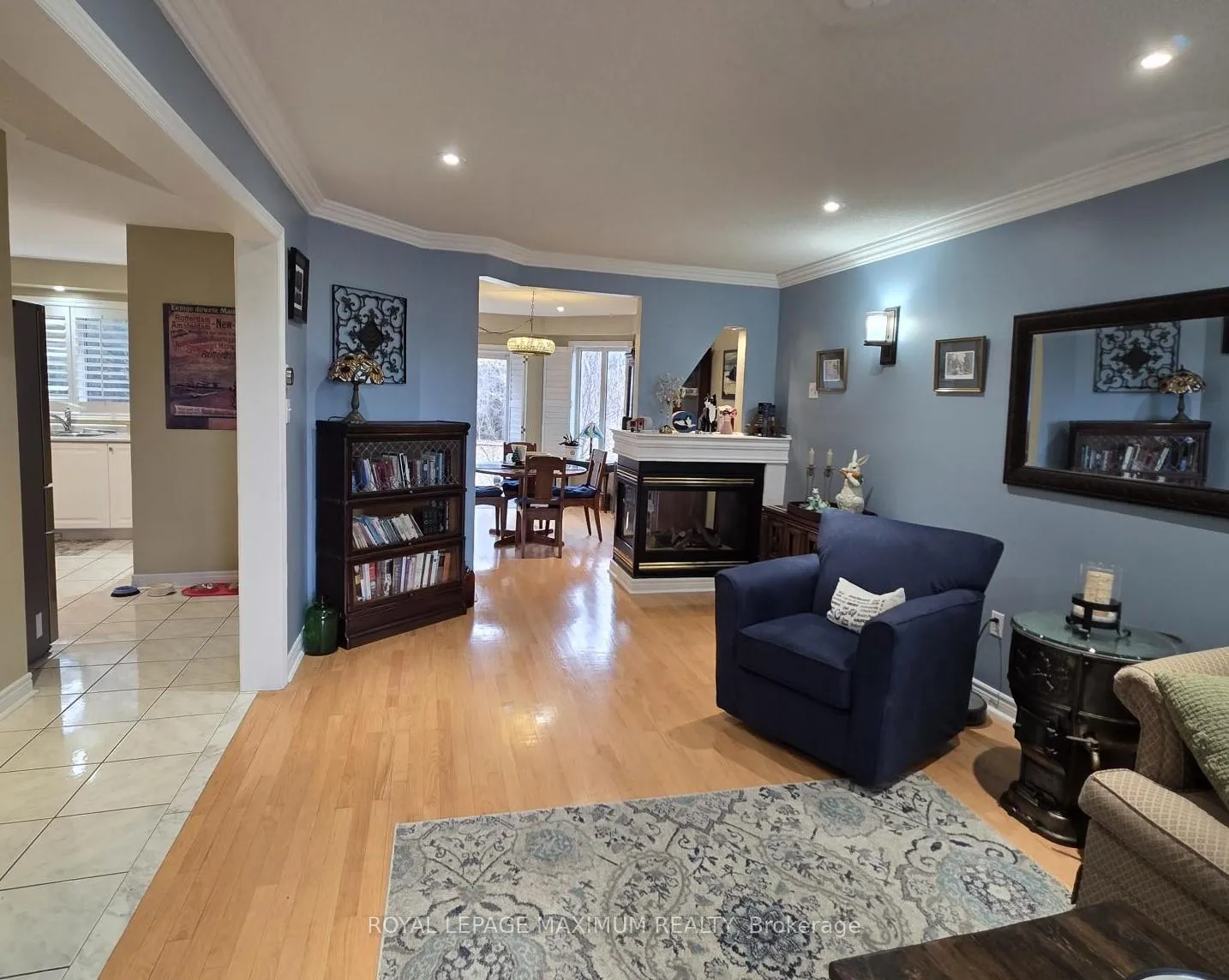 Photo 4 of 50 Panorama Crescent, Vaughan, Elder Mills — HOMEH
