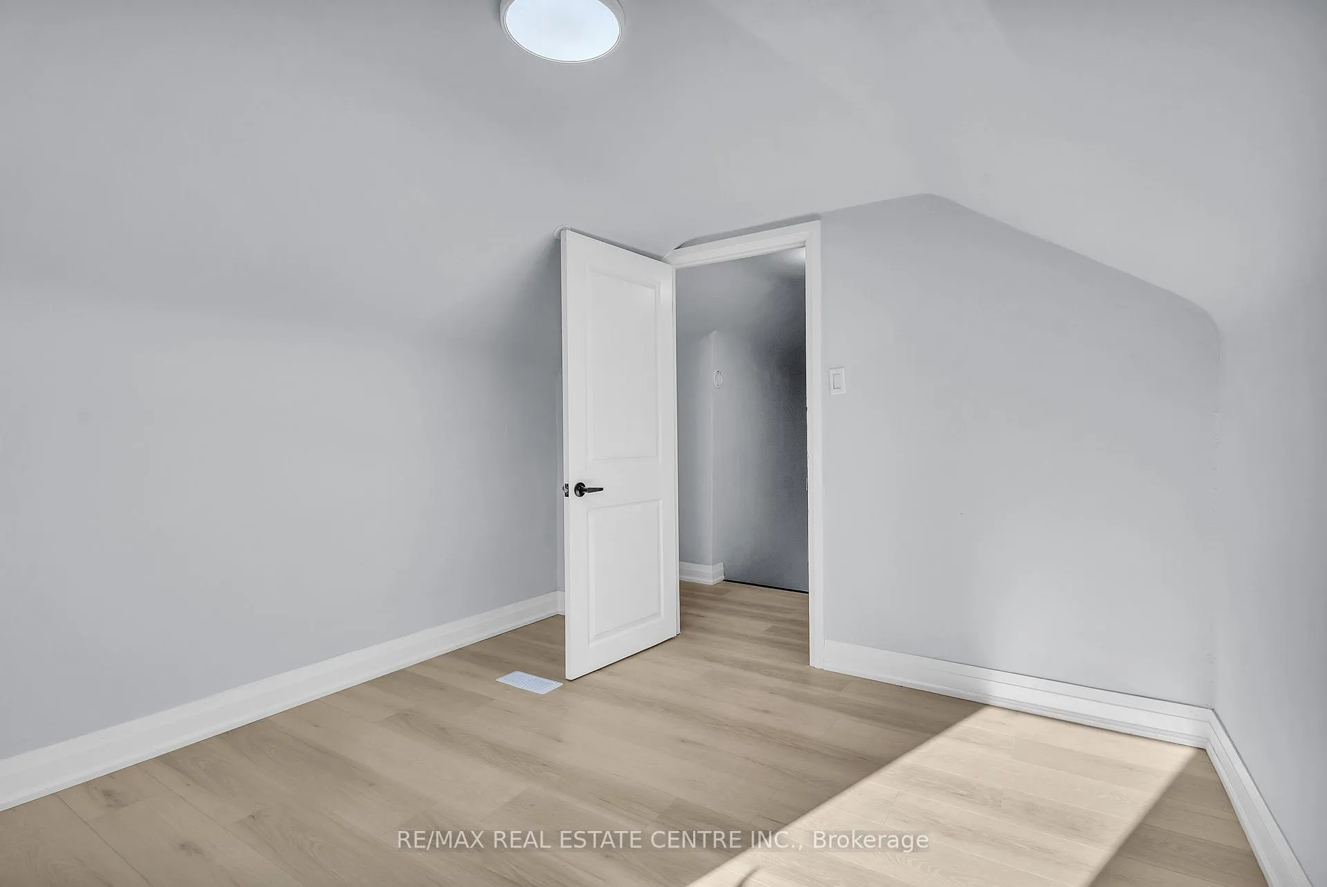 Photo 20 of 84 Avalon Place, Kitchener — HOMEH