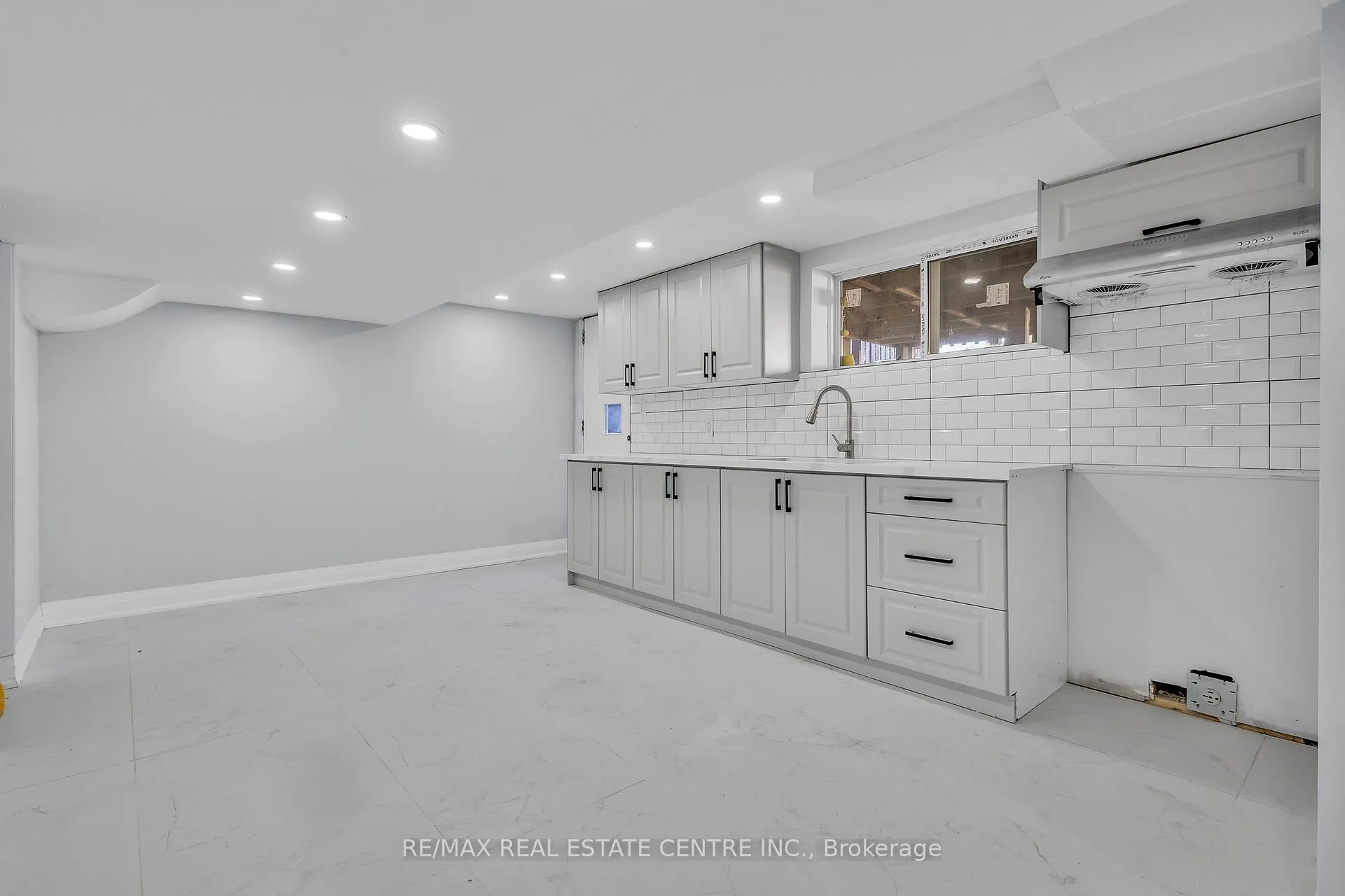 Photo 23 of 84 Avalon Place, Kitchener — HOMEH