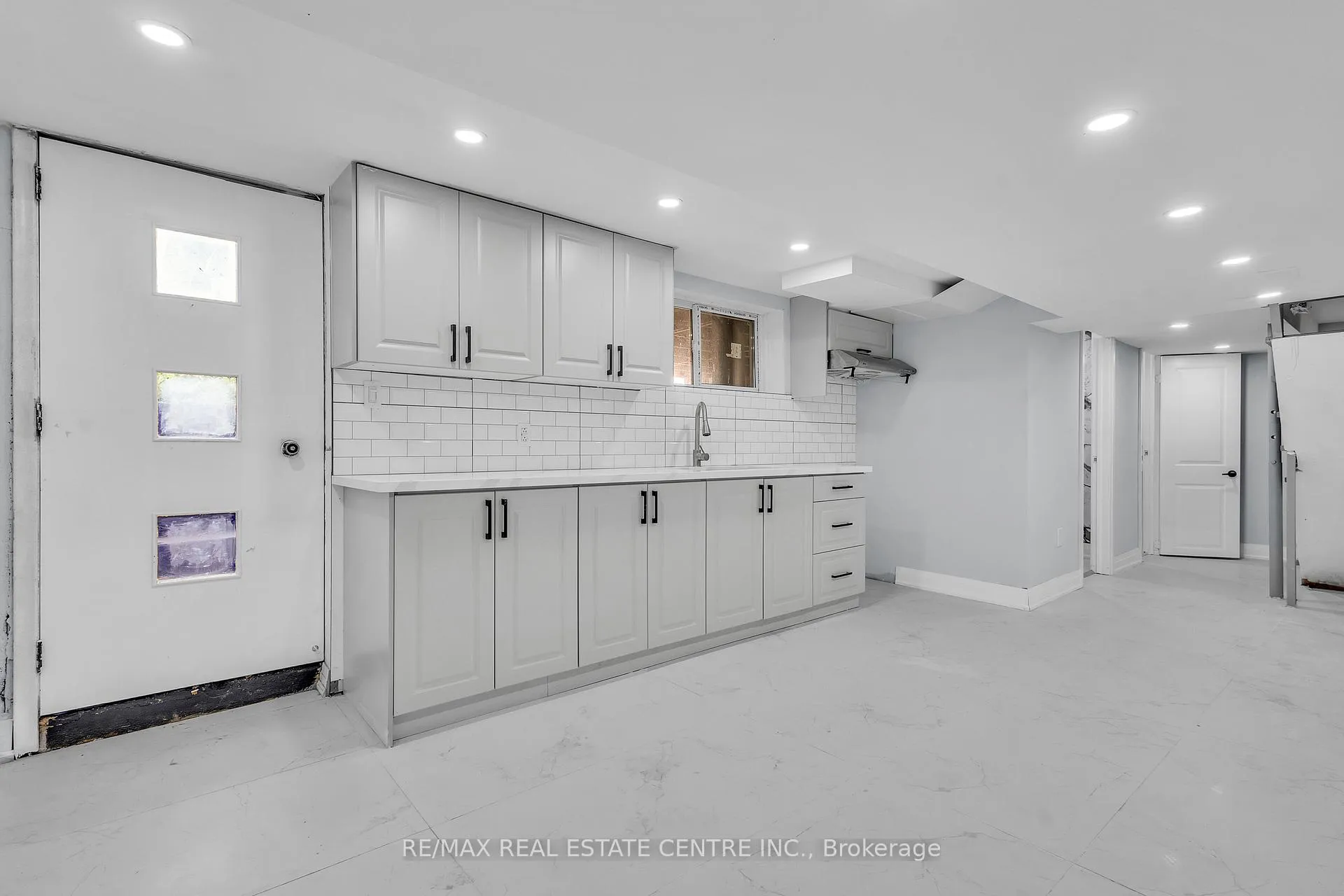 Photo 24 of 84 Avalon Place, Kitchener — HOMEH