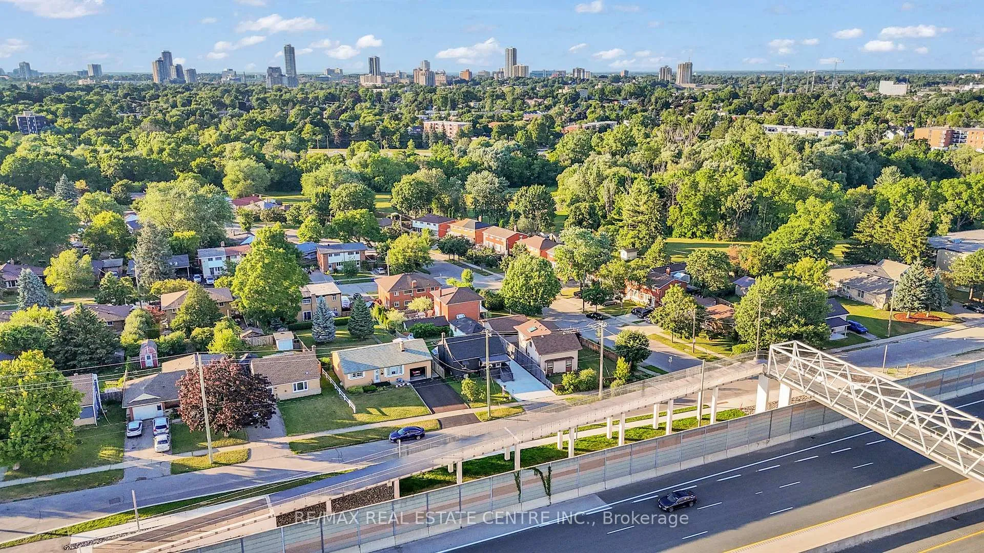 Photo 40 of 84 Avalon Place, Kitchener — HOMEH