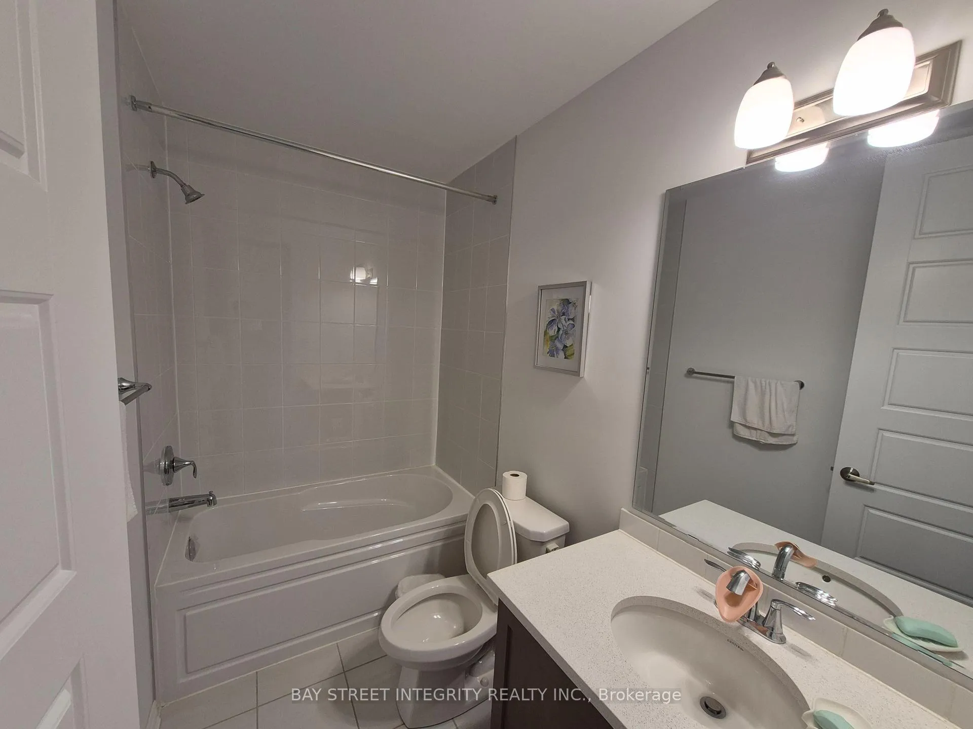 Photo 7 of 1395 Shevchenko Boulevard, Oakville, Northwest — HOMEH