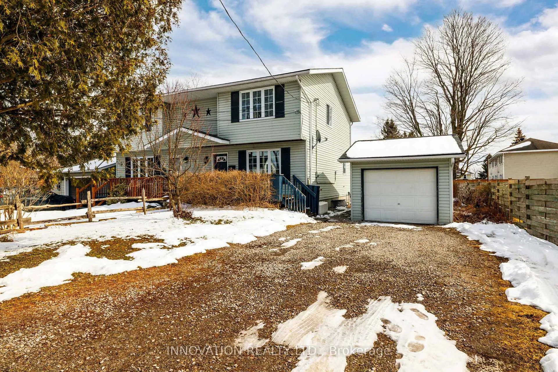 Photo 1 of 19 Thomas Street, Smiths Falls — HOMEH