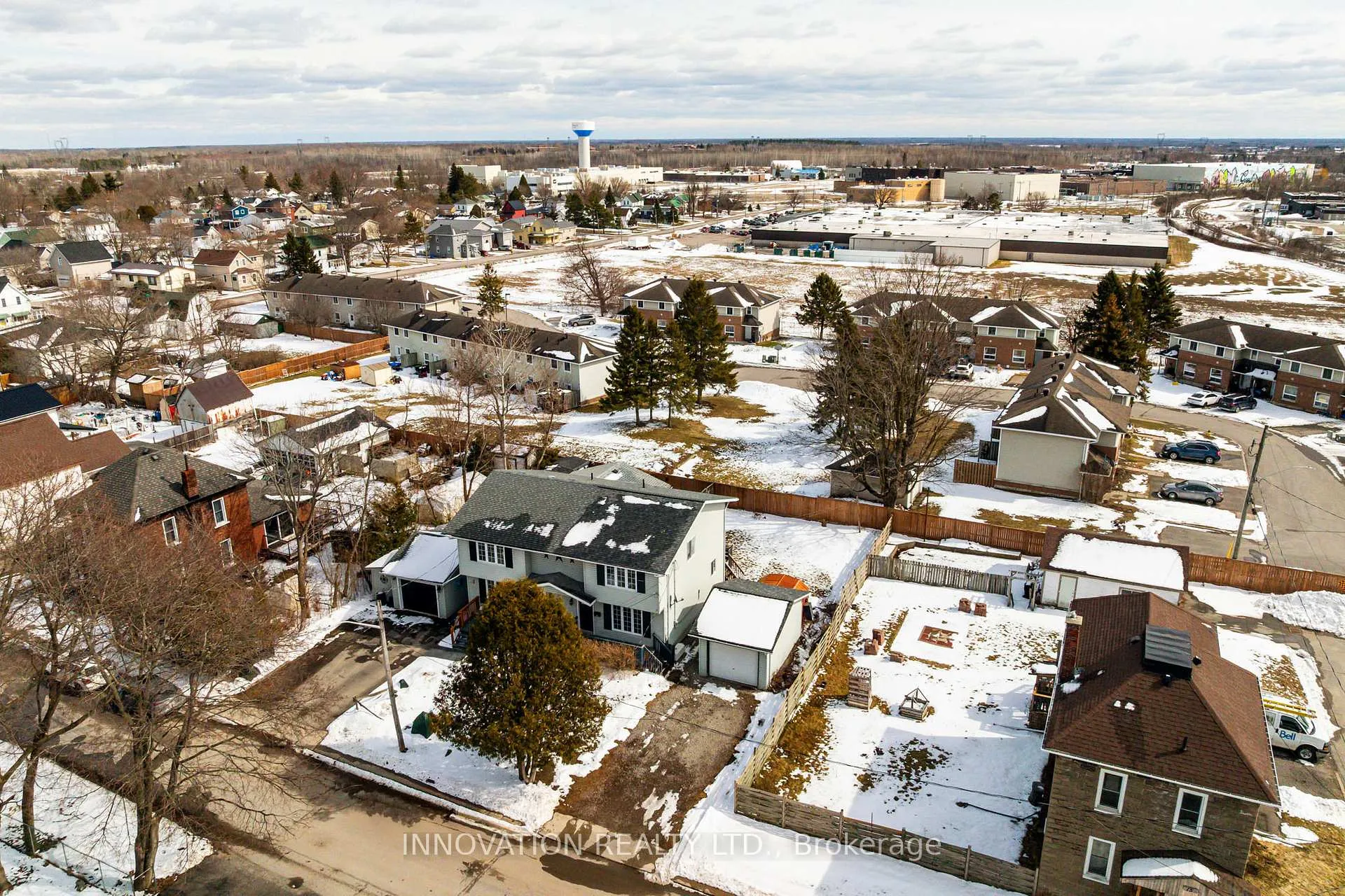 Photo 4 of 19 Thomas Street, Smiths Falls — HOMEH