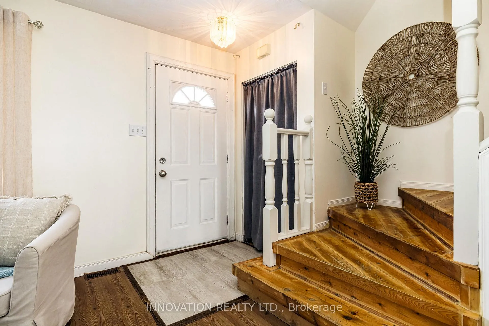 Photo 9 of 19 Thomas Street, Smiths Falls — HOMEH