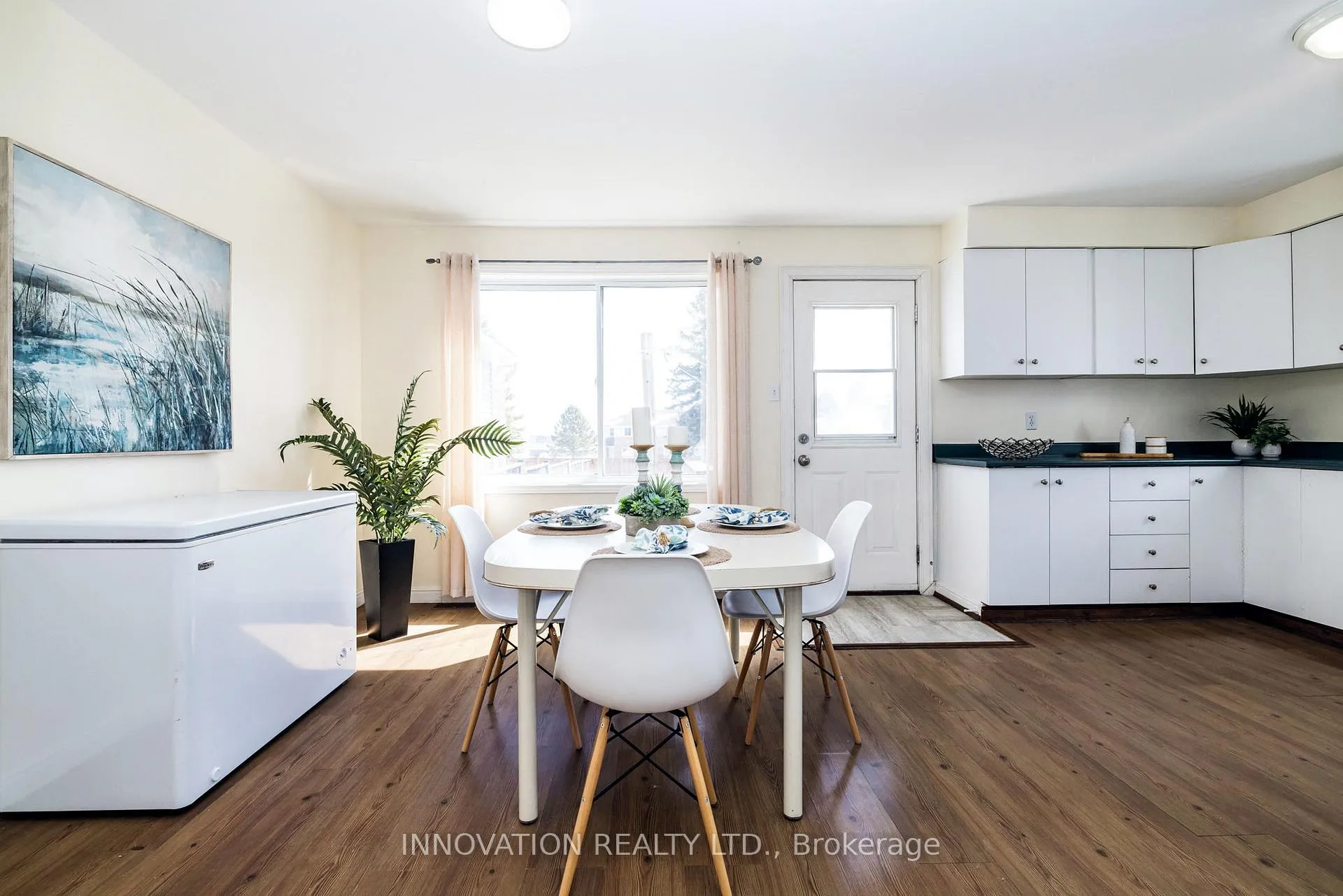 Photo 13 of 19 Thomas Street, Smiths Falls — HOMEH