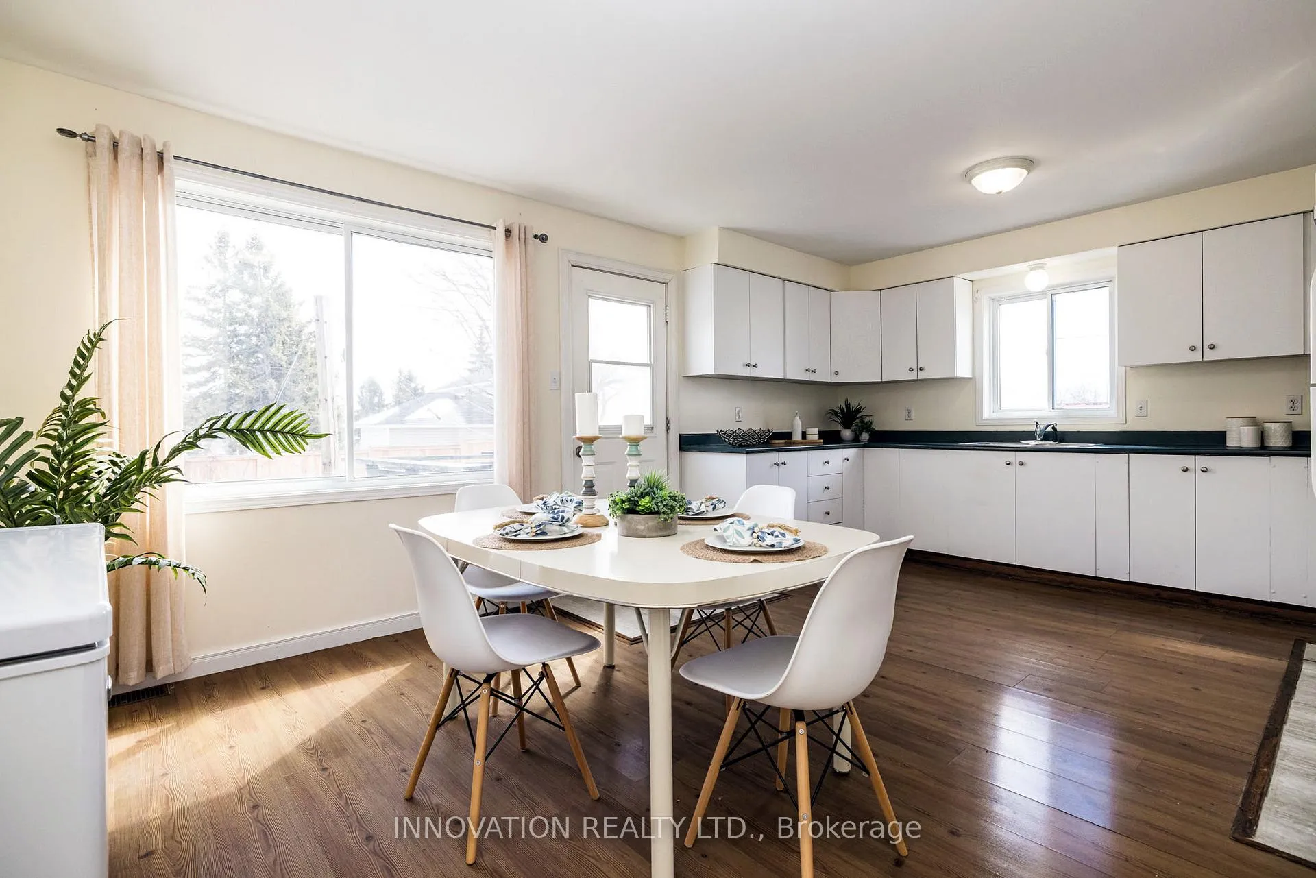Photo 15 of 19 Thomas Street, Smiths Falls — HOMEH