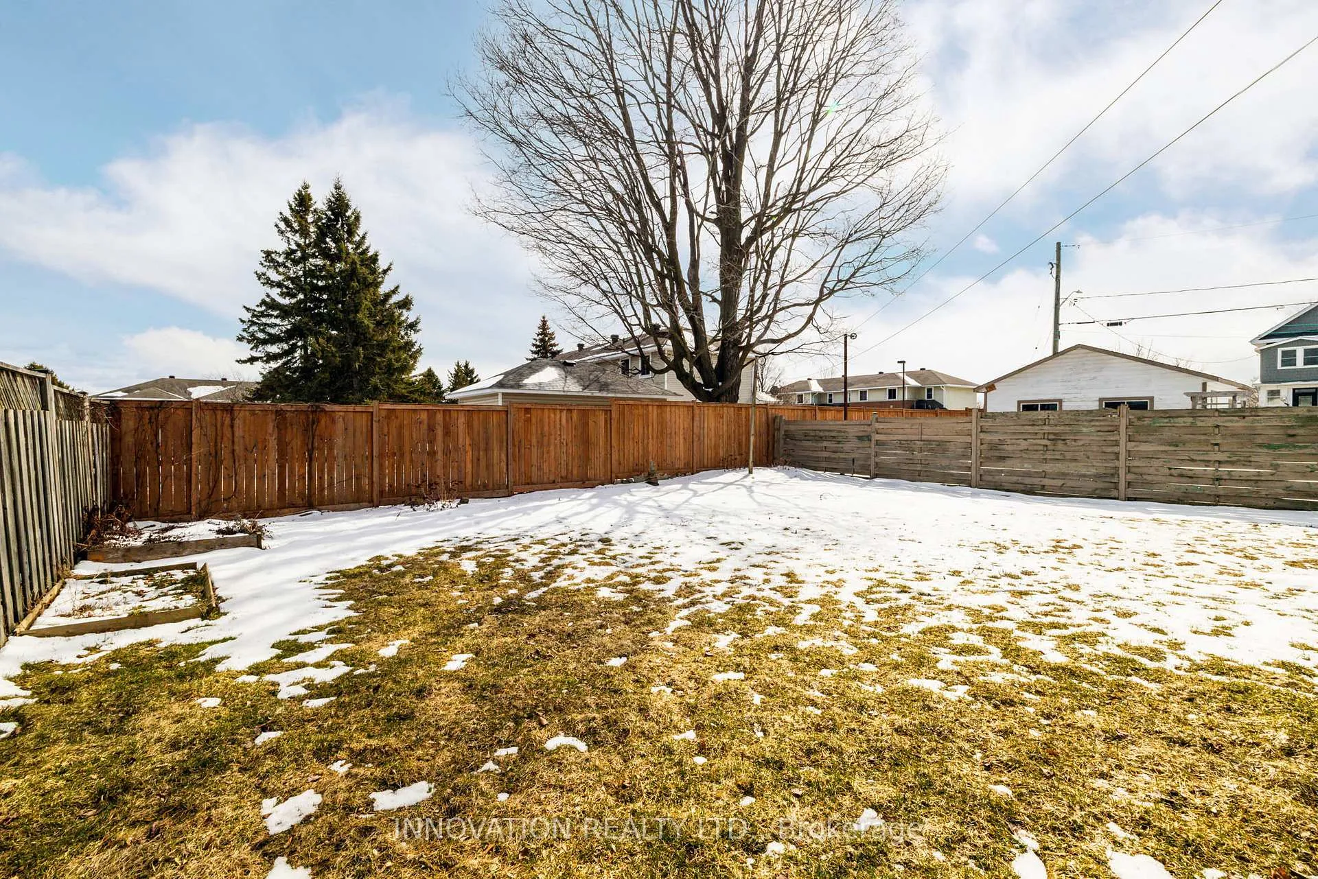 Photo 39 of 19 Thomas Street, Smiths Falls — HOMEH
