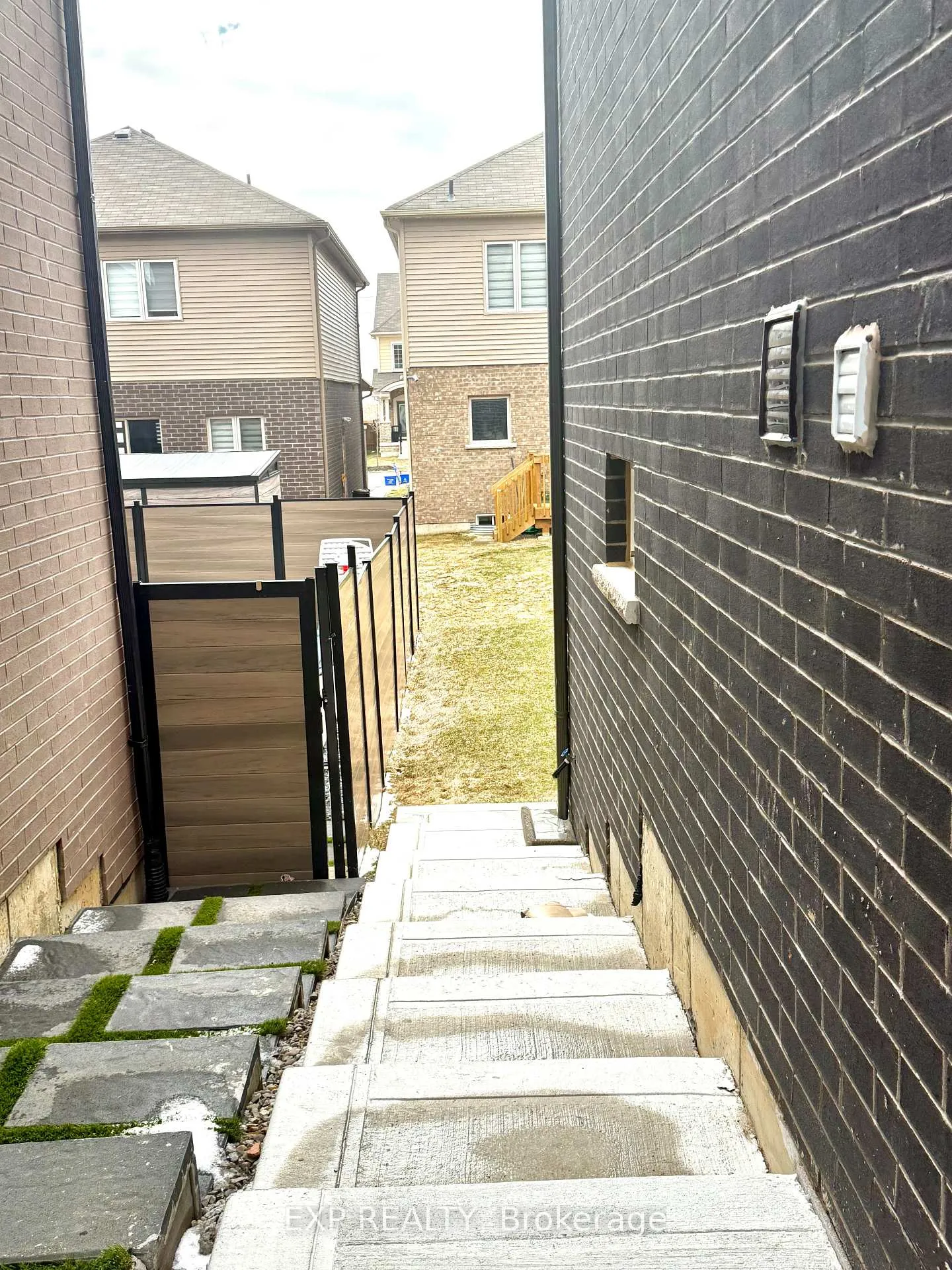 Photo 3 of 11 Flagg Avenue, Brant, Paris — HOMEH