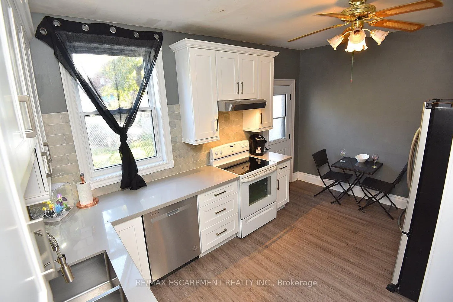 Photo 8 of 56 Kinrade Avenue, Hamilton, Gibson — HOMEH