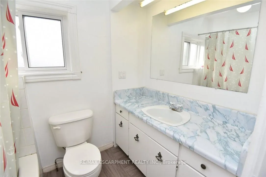 Photo 14 of 56 Kinrade Avenue, Hamilton, Gibson — HOMEH