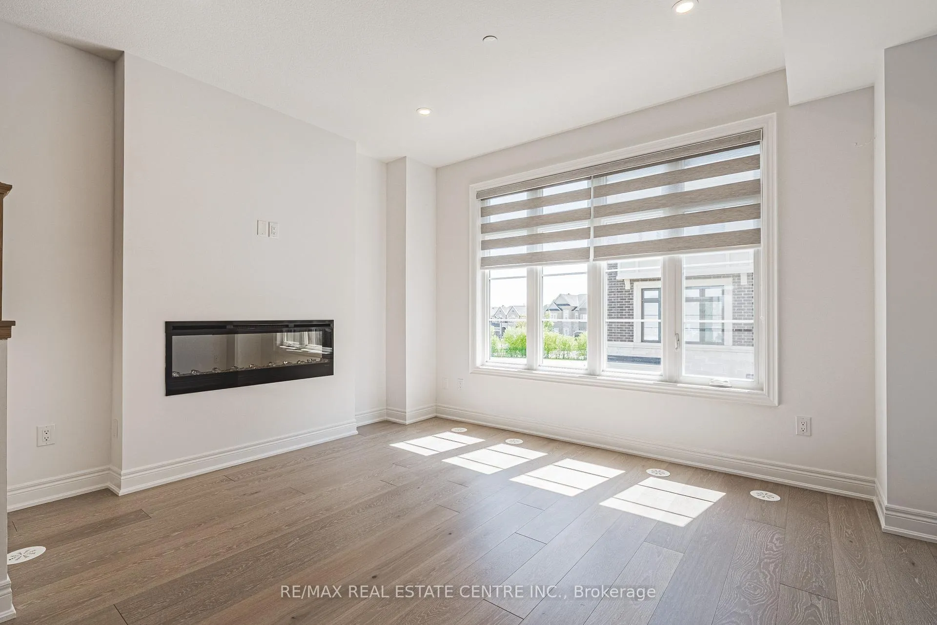 Photo 10 of Unit 41, 260 Melody Cmn, Oakville, River Oaks — HOMEH
