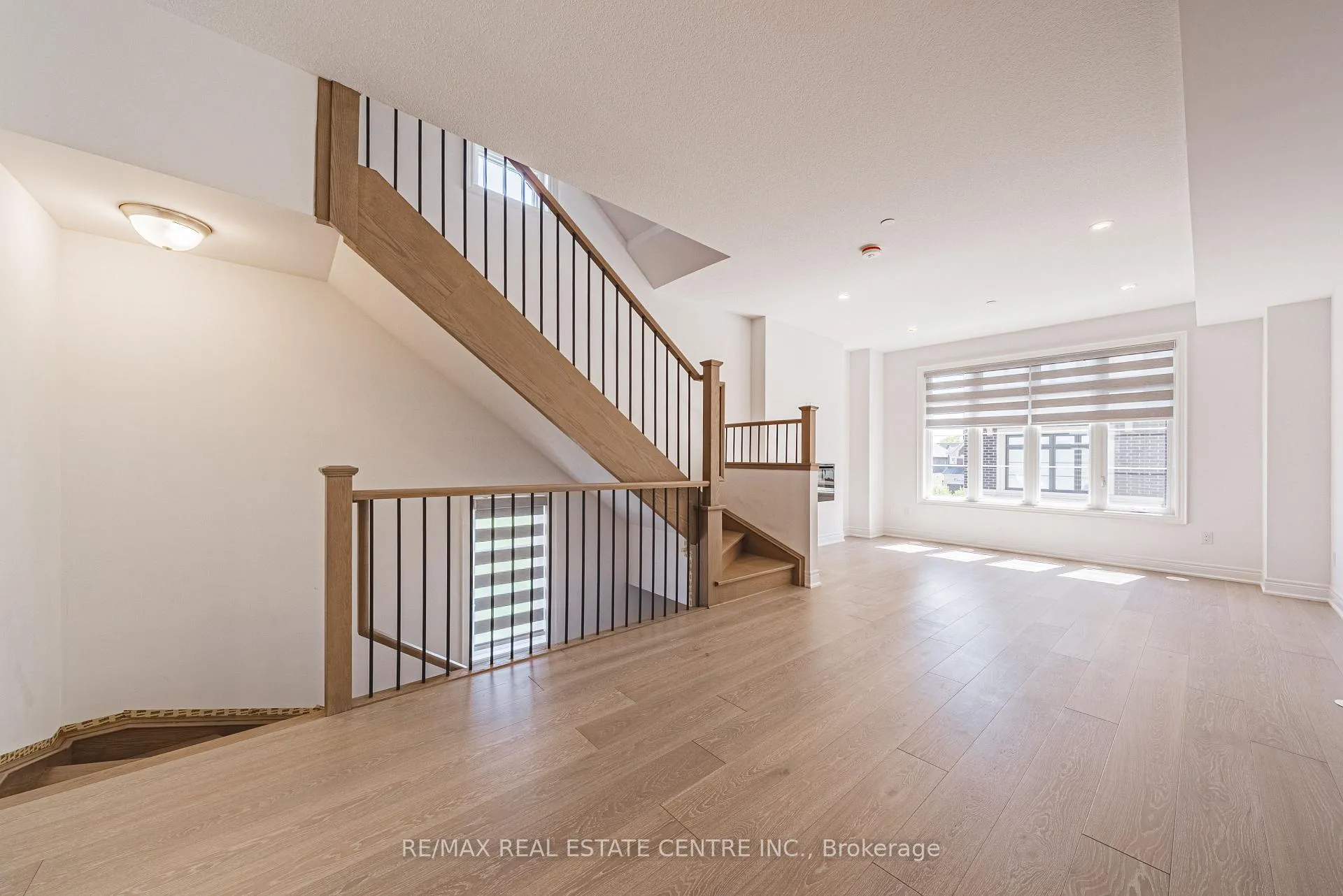 Photo 13 of Unit 41, 260 Melody Cmn, Oakville, River Oaks — HOMEH