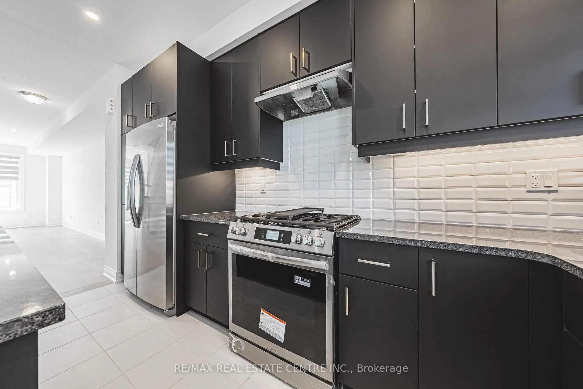 Photo 17 of Unit 41, 260 Melody Cmn, Oakville, River Oaks — HOMEH