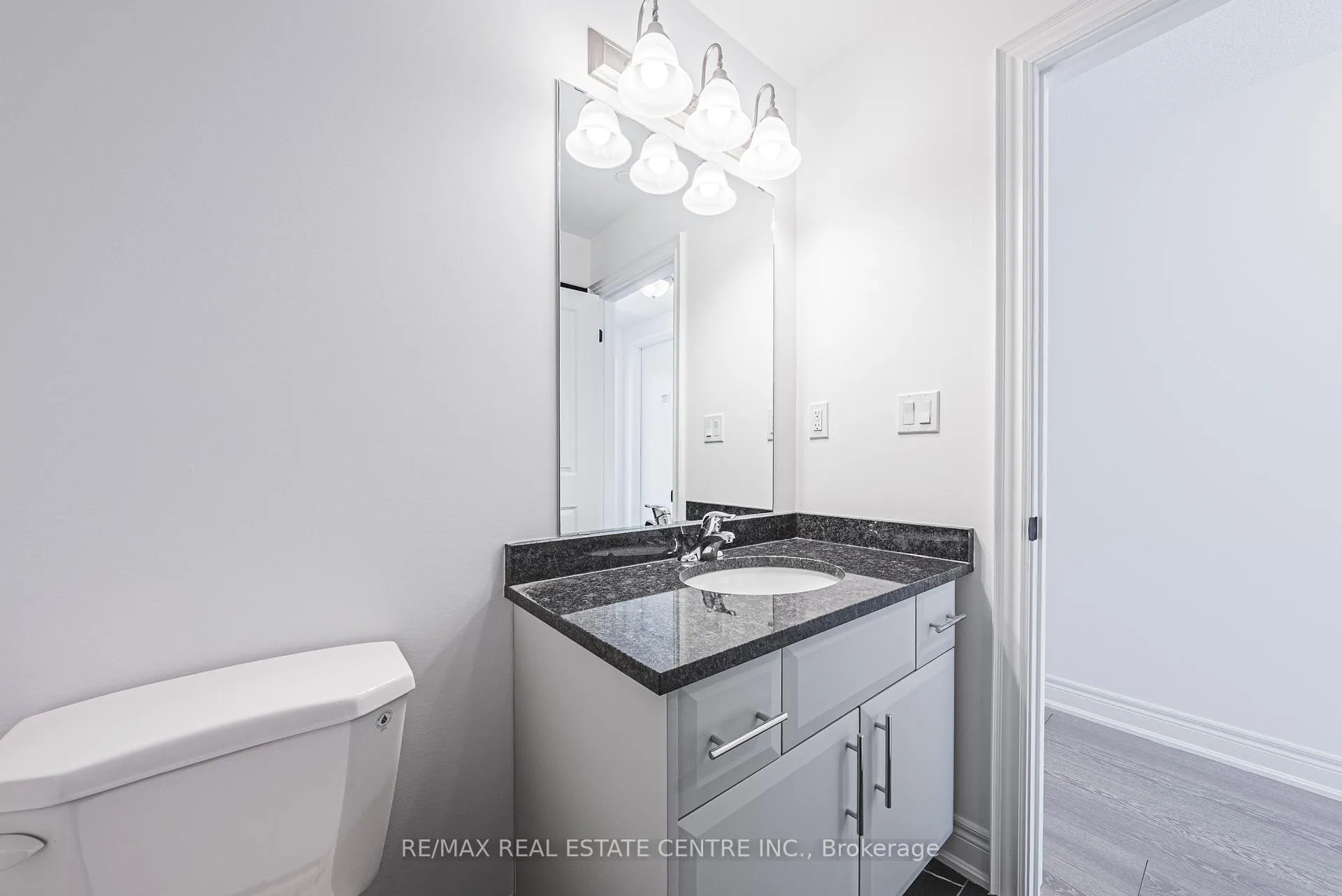 Photo 26 of Unit 41, 260 Melody Cmn, Oakville, River Oaks — HOMEH